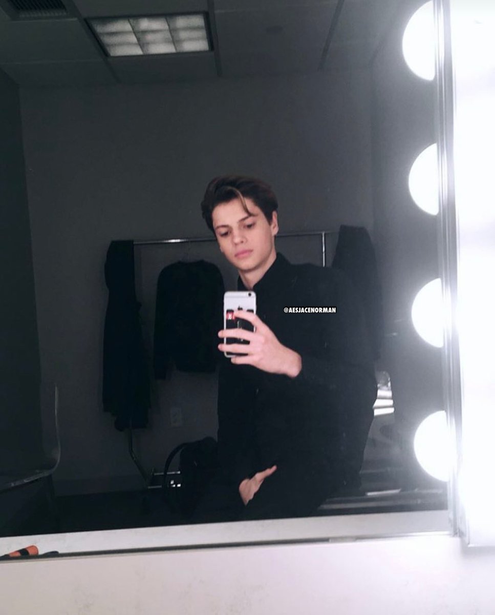 jaceamour's tweet photo. He in black 😮‍💨😍🫶🏼 @Jacenorman https://t.co/d45mHS2AI1