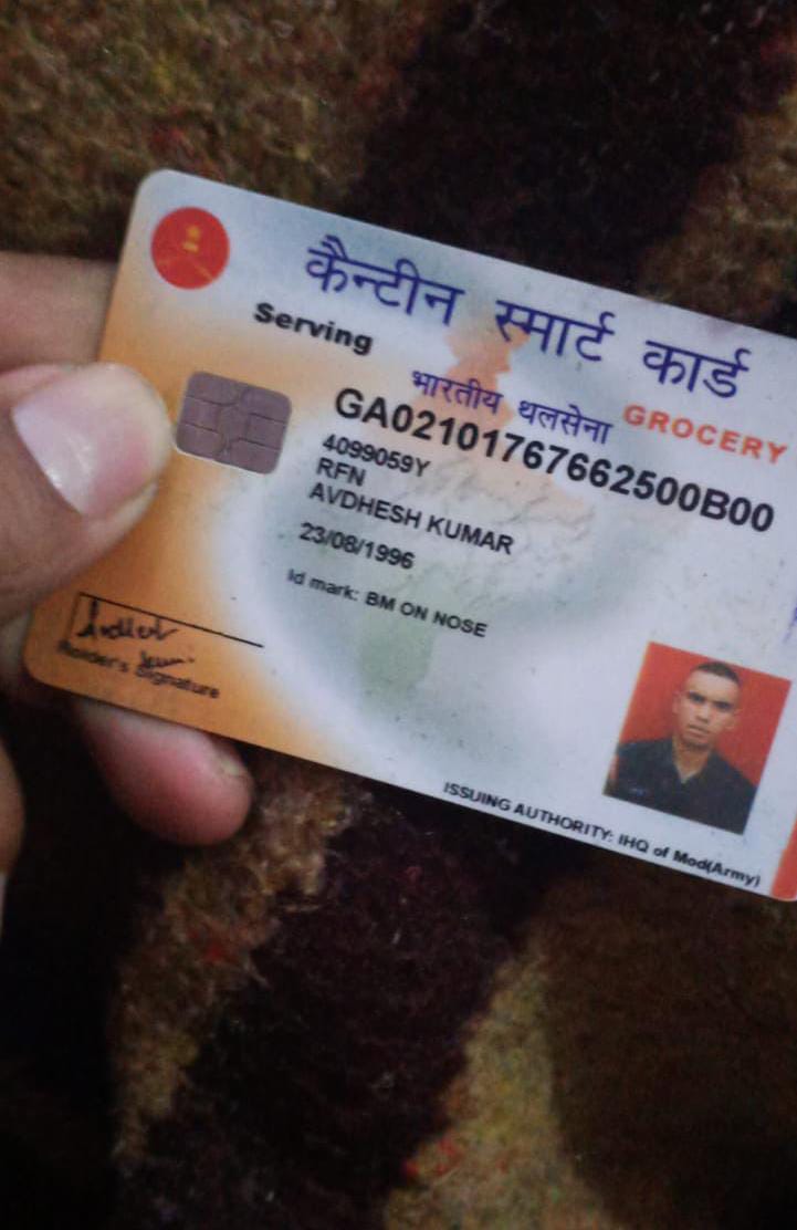 yogesh95414's tweet photo. @artrac_ia @adgpi @IAF_MCC @CISFHQrs @Spearcorps @IAF_MCC @CISFHQrs @HomeMinistrymv @FinMinIndia @IPPBOnline @DelhiPolice please file FIR and block this person bank account no. 040210057270 -ipos0000001
he cheated with me with this ad on FB. he charged amount nd some Ss is attach https://t.co/BaxL2JOk8m