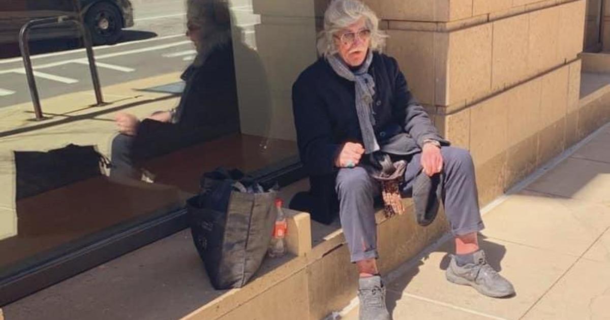 cbschicago's tweet photo. 'Walking Man' Joseph Kromelis released from Stroger Hospital to rehab facility nearly four months after he was set on fire https://t.co/RpS0uJYNBE https://t.co/mH0C3UXjeK