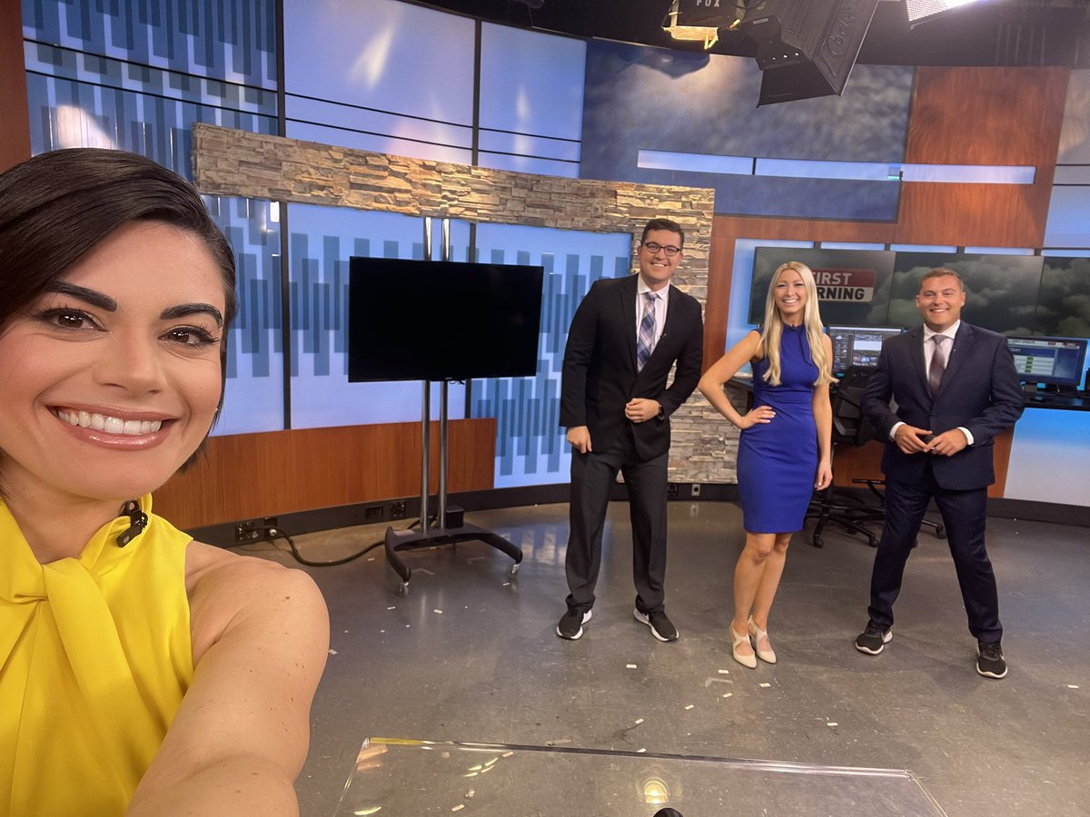 Tonight’s crew! It’s always a blast getting to work w/ . <a href="/joedecarloWX/">Joe DeCarlo WX</a> <a href="/ChristenUrban/">Christen Urban</a> <a href="/MattRoy_TV/">Matt Roy</a> <a href="/KABBFOX29/">FOX SA</a> #FoxSanAntonio 💙