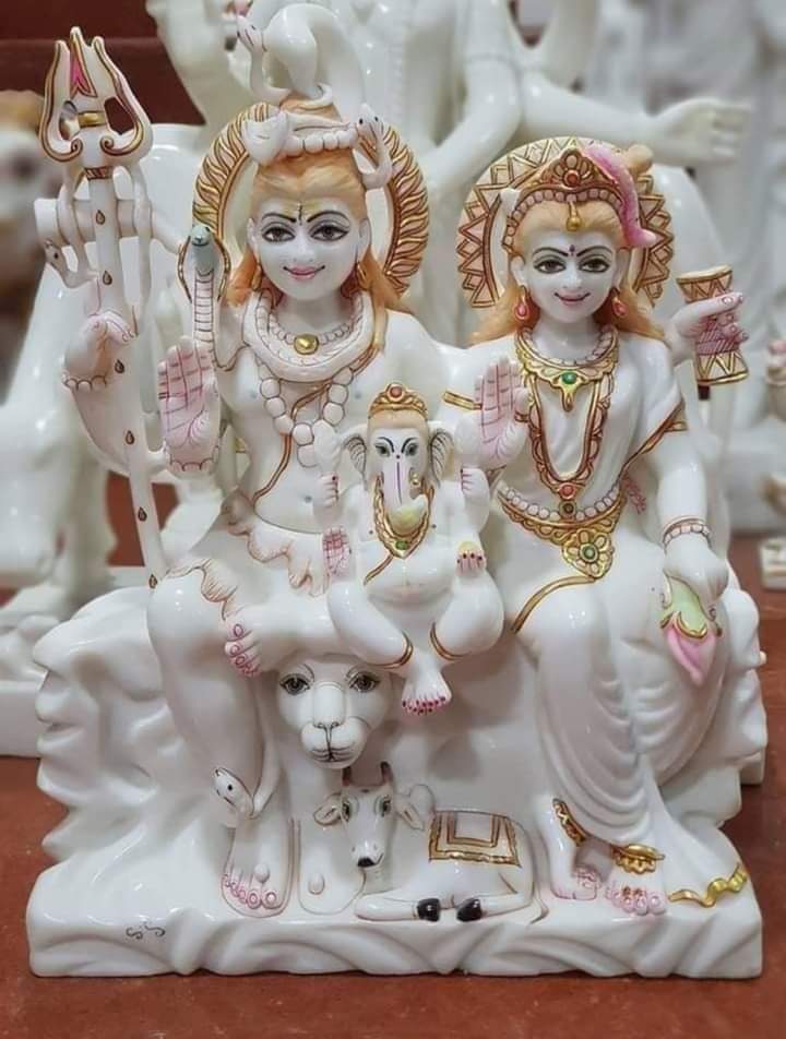 Ranjeet40252697's tweet photo. अकेले महादेव जो भस्म से नहाते हैं,
इसीलिए वे महाकाल कहलाते हैं.
ऐसा इंसान शिव का सच्चा भक्त बन जाता है,
जो हर इंसान में शिव का प्रतिबिम्ब देखता हैं. जय 🙏🥀श्री महाकालेश्वर 🍁🙏🪔
🪔जय श्री हनुमान 🪔
🚩🔱🔱 शिव  🔱🔱🚩
https://t.co/QiAkQ5x6sg https://t.co/hlG87QSyRz