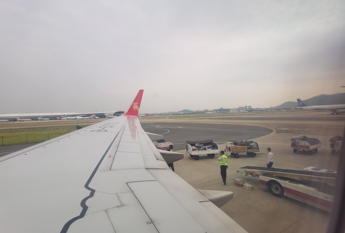 武汉的温度真心比深圳舒服
这个空气质量，也是真的不忍直视…