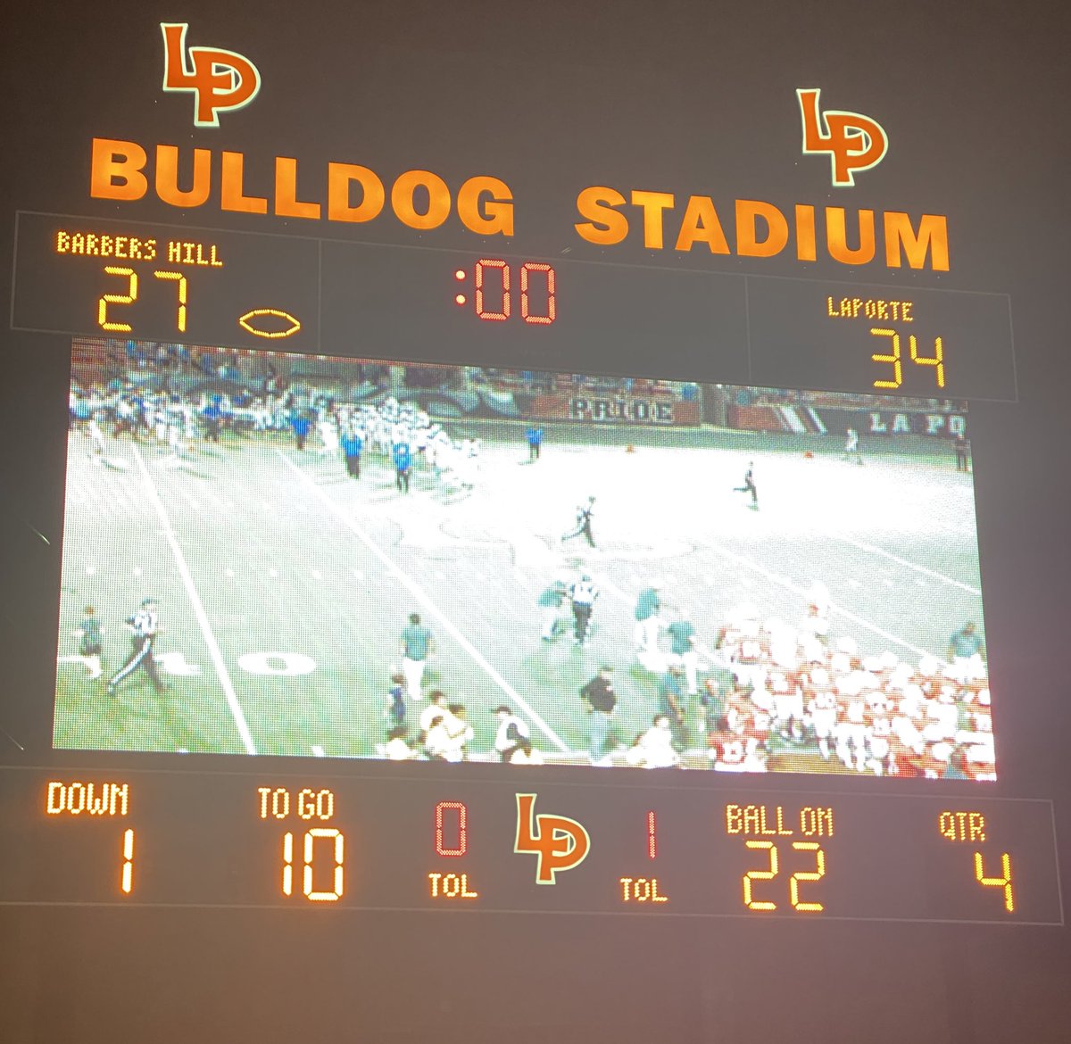 LPISDAthletics's tweet photo. Big win for the Bulldogs tonight!!! Go Dogs!!!
#OneHeartbeat #ChooseLP https://t.co/YFXHiGJrHn