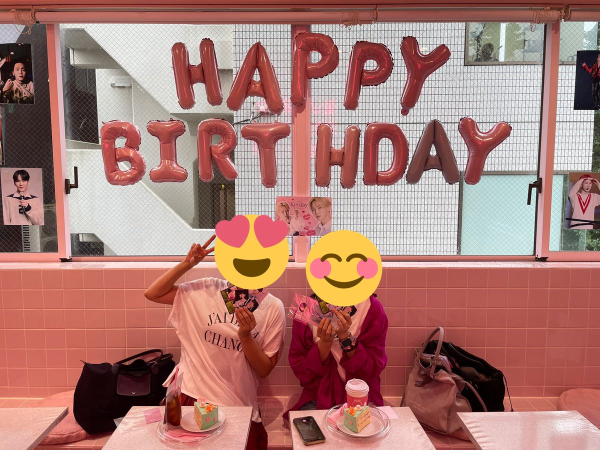 一日遅れだけどキボムセンイルカフェ行ってきた😍
お天気の都合なのか貸切状態❤️
気分上がるわぁ⤴️

チングと一緒にお祝いできるのも嬉しいね🥰

<a href="/keysyou/">키스유</a> 様
<a href="/keysyou_jp/">𝐊𝐄𝐘𝐒𝐘𝐎𝐔 ᴊᴘ</a> 様
<a href="/yolumlovesyou/">여름♡cafe yolum</a> 

ありがとうございますー❤️