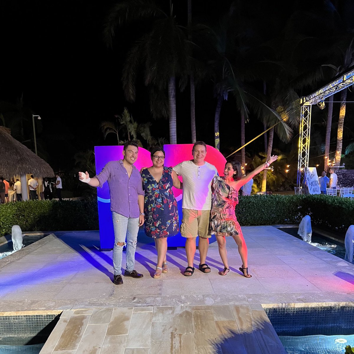 🇩🇴 In the DR with ⁩my new <a href="/Billioneurons/">Billioneurons</a> VC friends <a href="/AdamKeynes7/">Adam Keynes</a>⁩ ⁦<a href="/LorenaEmprende/">Lorena Sánchez García</a>⁩ ⁦<a href="/arturosalazarvc/">Arturo Salazar</a>! 

💰 If you're building an ESG fintech or supply chain startup looking to expand in LATAM, definitely follow them.⁩
