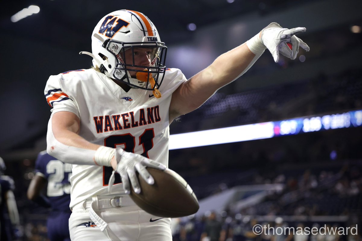 T_Edward_Photo's tweet photo. @WakelandFTball makes school history with a 38-10 victory over Lone Star. Congrats boys!! #WeOverMe #wakelandfootball #wakeland #fisdsports https://t.co/EU9QSc2TJk