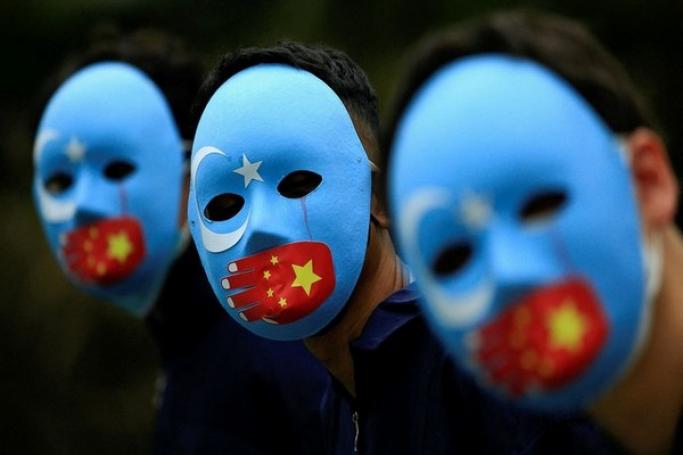 MizzimaNews's tweet photo. ဗြိတိန်ဘုရင်မကြီးဈာပနသို့ တက်ရောက်ရန် ကန့်ကွက်ခံခဲ့ရသည့် တရုတ်အစိုးရ၏ ဝီဂါတို့အပေါ် ဖိနှိပ်မှုကို ကမ္ဘာ့နိုင်ငံများက အာရုံစိုက်လာ 
============

https://t.co/jpbKIwOx7b

#Wiga
#China   
#Mizzima
#internationalnews https://t.co/9ZNwm3hq13