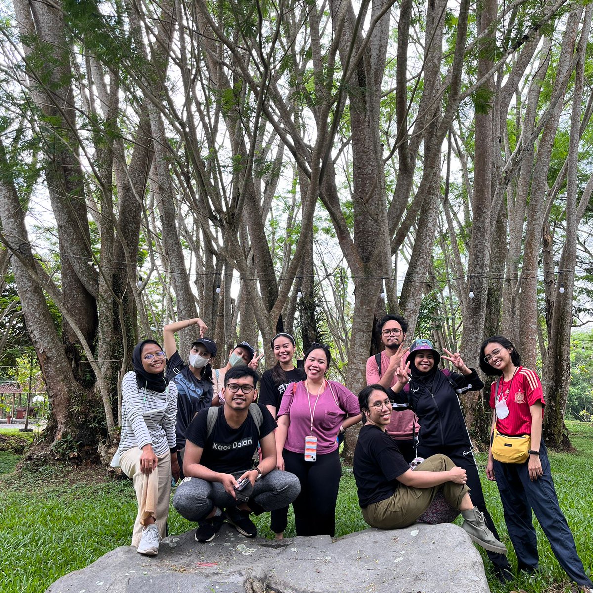 eksperiaID's tweet photo. Edisi nyemplung2 Weekend ini di Jalan Jauh Wanajonggol. Nggak nyemplung, dicemplungin pokoknya! #eksperia #eksperiaid https://t.co/g05YBxtqV6