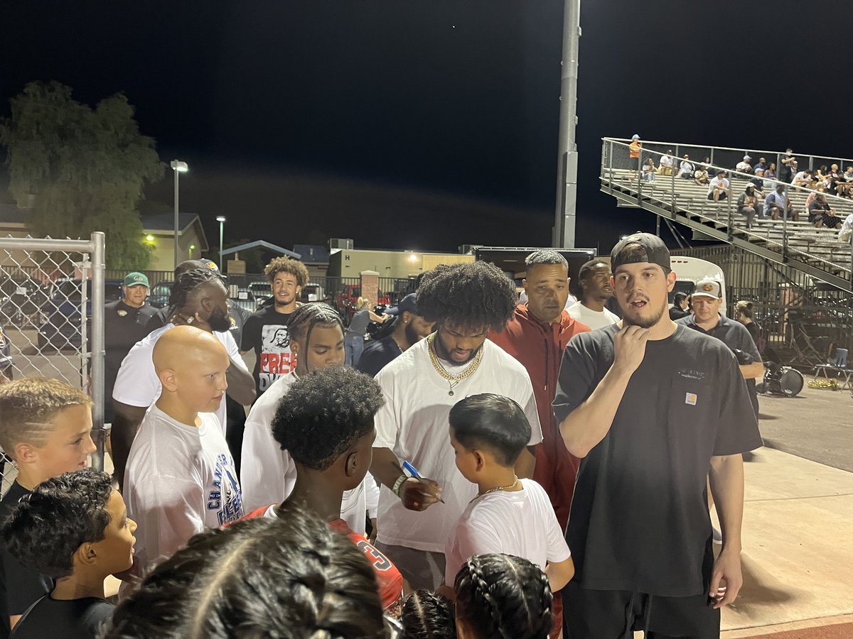Kyler Murray, Byron Murphy, &amp; some more #AZCardinals are here to catch <a href="/saguarofootball/">Saguaro Football</a> &amp; <a href="/chandler_wolves/">Chandler High Football</a> <a href="/Sports360AZ/">Sports360AZ</a>