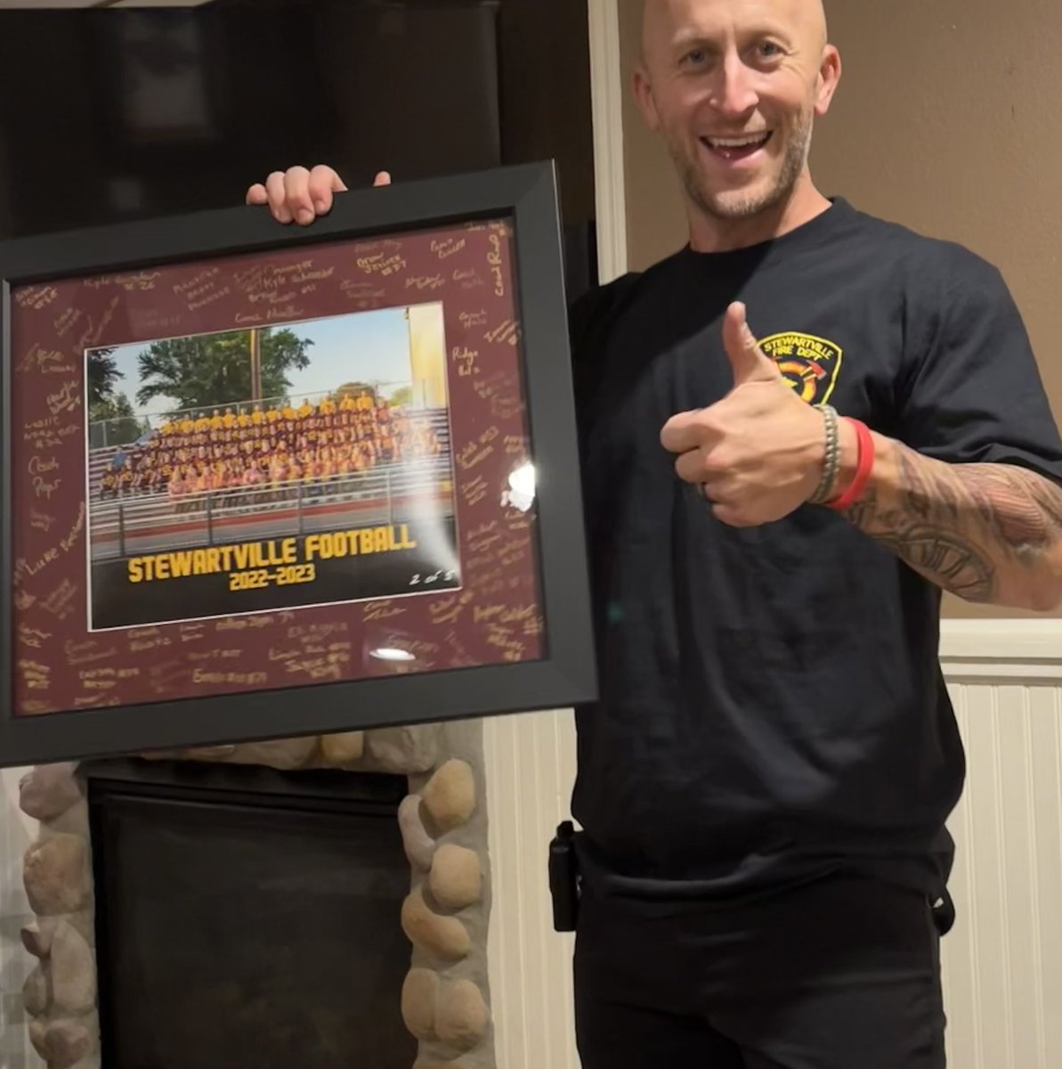 EricPohl9's tweet photo. Look what I bought tonight!! Thanks boys! @StewieFootball @SHSTigerPride https://t.co/wbLhv3LG9C