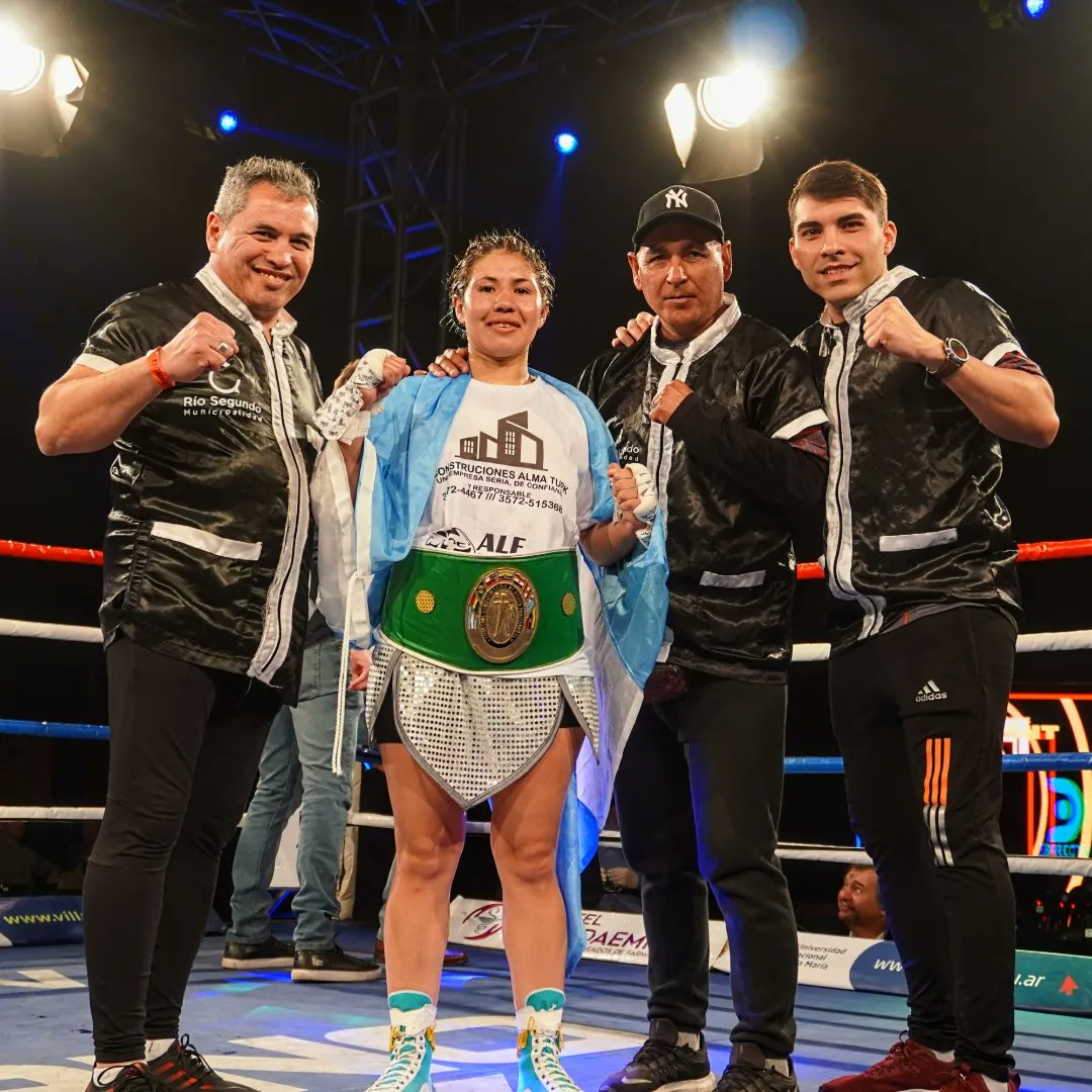 aranoboxok's tweet photo. 🔥RAMÍREZ VS RODRÍGUEZ EN VILLA MARÍA 🔥
🥊 Marianela “la Chila” RAMÍREZ GPP10 (D) a Diana “la Princesa” RODRÍGUEZ reteniendo el Título Sudamericano Supergallo.
#Boxeo #Boxing #FeCorBox #FAB #Oncativo #NonoLuigi #DSportsFight #AranoBox #DirecTVSports https://t.co/ExsoBZyjpn