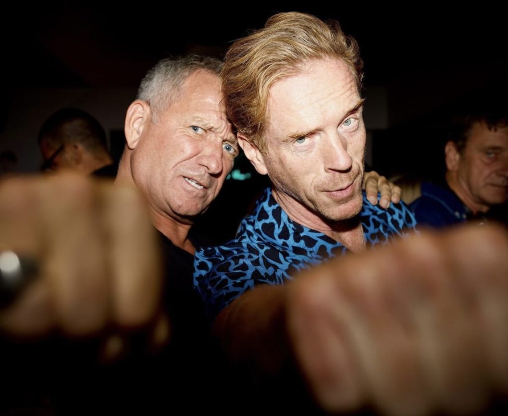 FanFunDamian's tweet photo. Damian Lewis attended the charity auction for Head Guard - an organization that helps women of sexual assault, trafficking and war. Find details here: https://t.co/sjIqtAAYtn #DamianLewis #HeadGuard #HeadGuardCharity #DamonTheShowmanBryant #CathyTheBitchBrown https://t.co/NPxyII95Fl