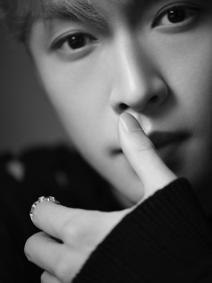 lay_studio's tweet image. "I DON’T CARE" is an ANSWER &amp;amp; ATTITUDE! @layzhang #IDC_withYIXING

STREAM WEST EP ➡️ bfan.link/west