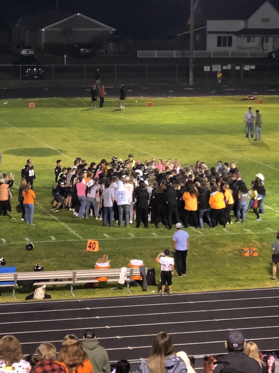 Football final:
Kent Denver 26
<a href="/sterling_tigers/">Sterling Tigers</a> 28
<a href="/WyattBuckley3/">Wyatt Buckley</a> with the lone score in the 2nd half on a 32-yard run. 121 yards, on 17 rushes for QB1. Tigers 1-3 after non-league host Weld Central next Friday.
