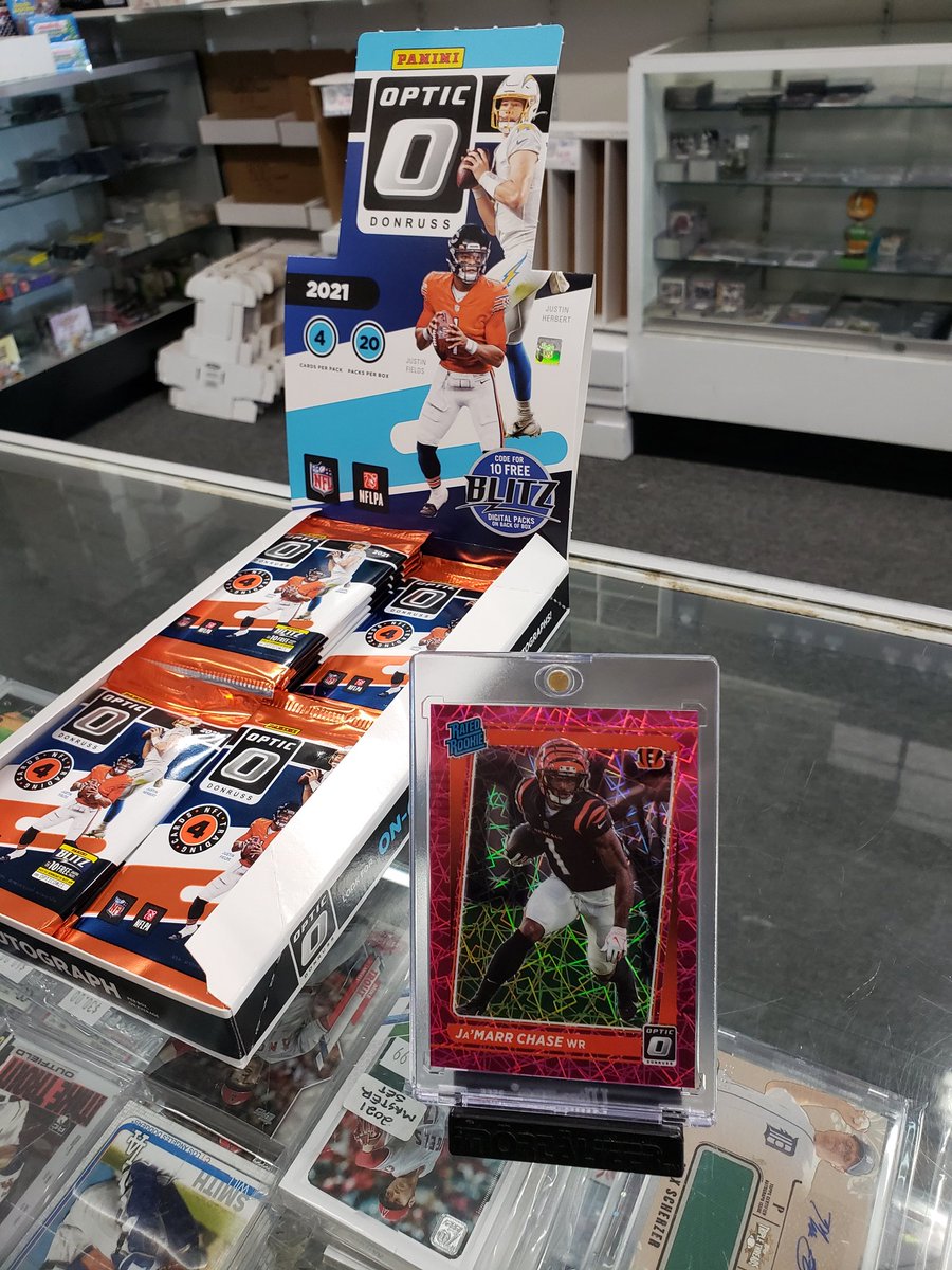 surfcitycards's tweet photo. Top Customer pull of the day @surfcitycards #paniniamerica #donrussoptic #pinkvelocity #cincinnatibengals #jamarrchase #nflrookies https://t.co/mMKYOWe5lT