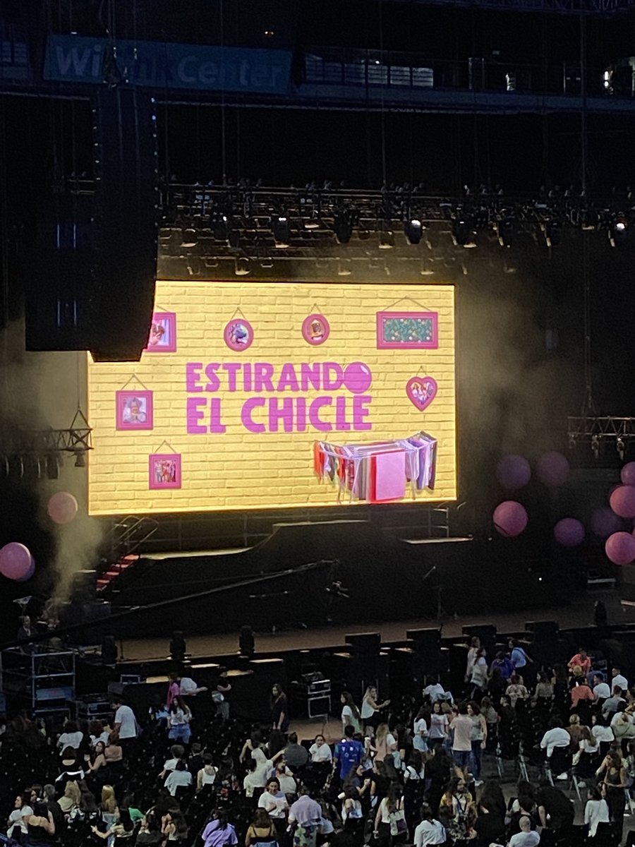patriursurpa's tweet photo. Noche redonda! Dónde están mis bragas????#EstirandoElChicleWizink @womensecret #cosasgratis https://t.co/IcGm9uwZPw