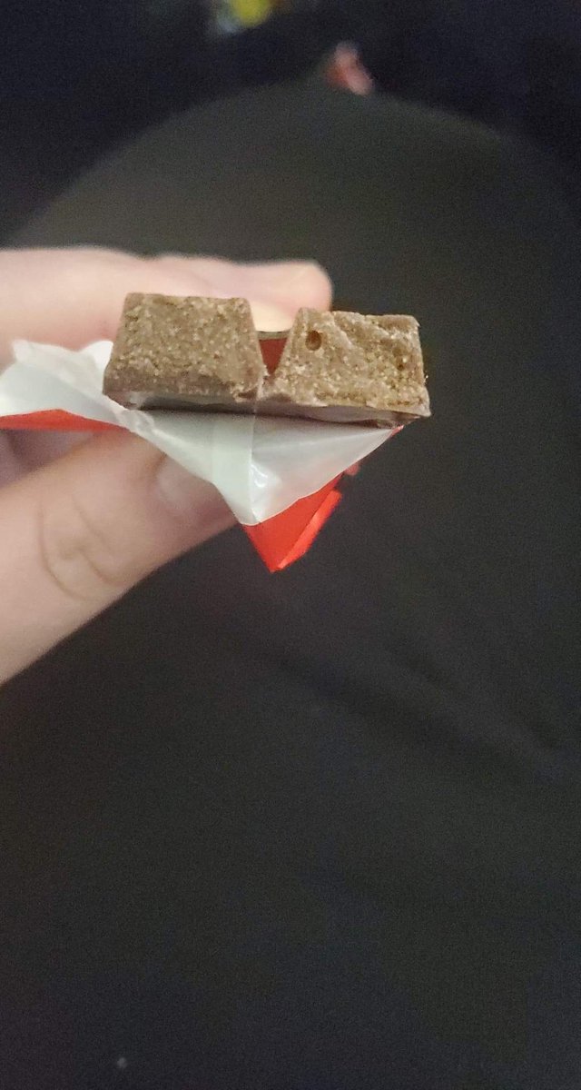 Carrifischer17's tweet photo. @KITKAT but where's the wafer? 🤣 https://t.co/3PTlTTW27u