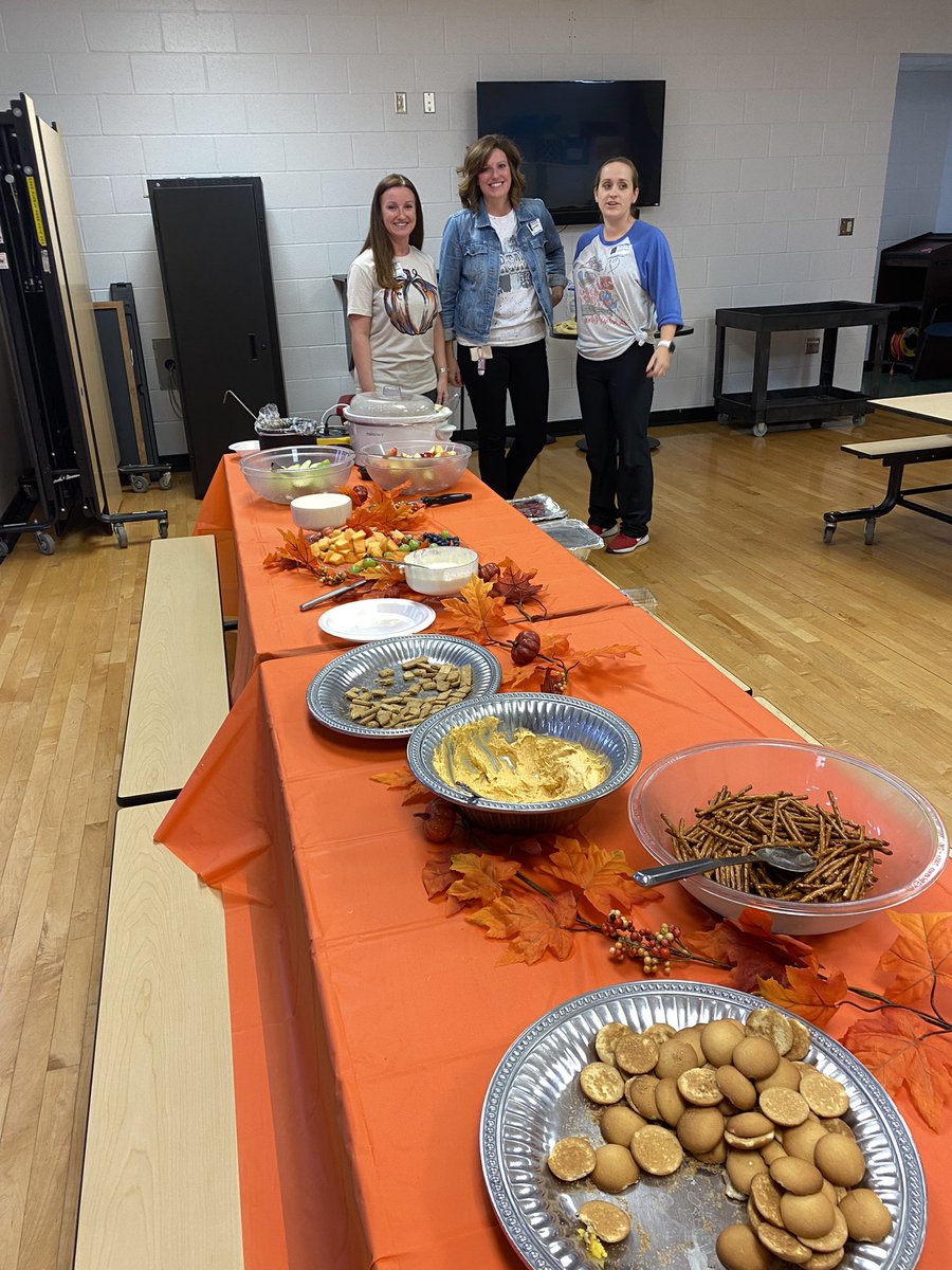 Thank you to <a href="/jresrocketspto/">jresrocketspto</a> for bringing the staff such yummy fall treats today! You are awesome! 🚀 <a href="/JresRockets/">JRES</a>