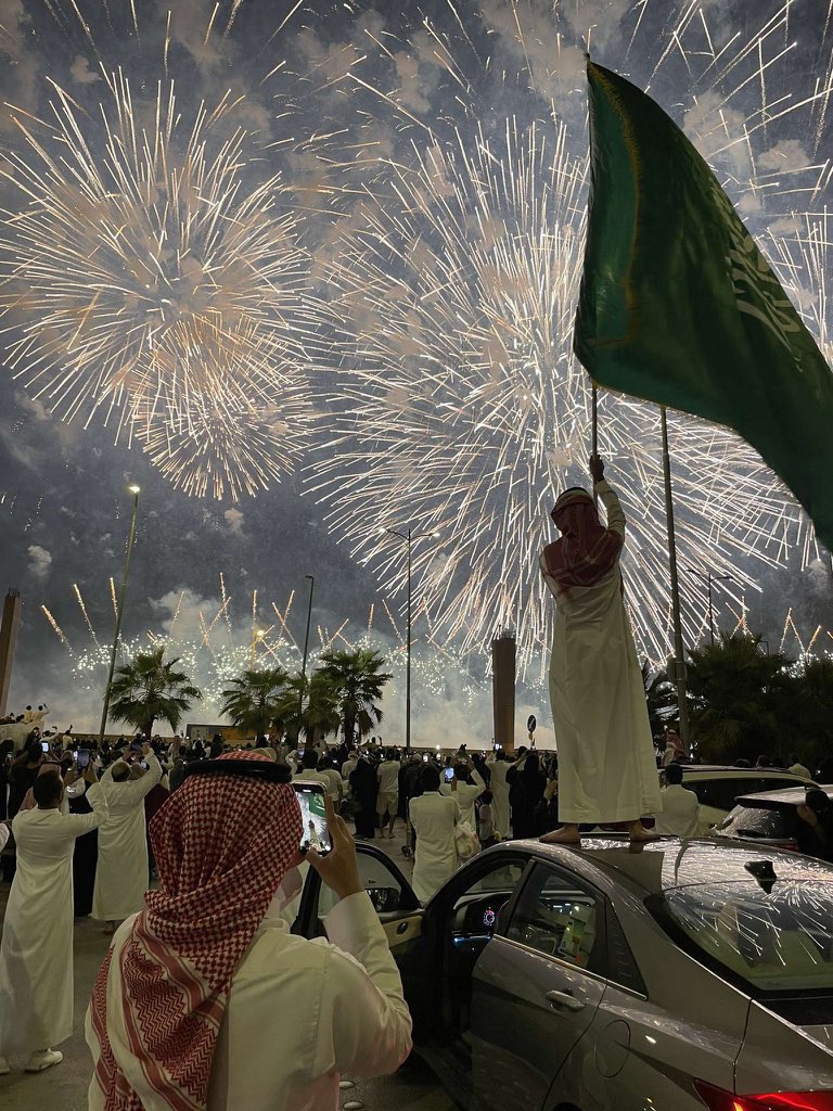 Ghad0A's tweet photo. هذي أحلى صورتين شفتهاااا باليوم الوطني 🤩🇸🇦 https://t.co/B5qEb4p5RP