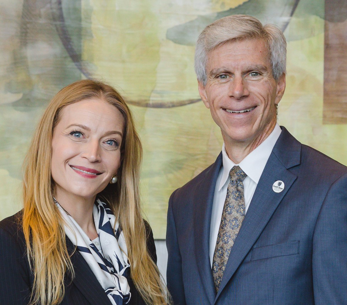 STCL_Houston's tweet photo. Please join President and Dean Michael Barry in congratulating alumna Jennifer Stogner '06, Of Counsel at Abraham Watkins, for being named president of the STCL Houston Alumni Association for the coming year. #stclalumni #stclhouston https://t.co/LfHkRDApQV