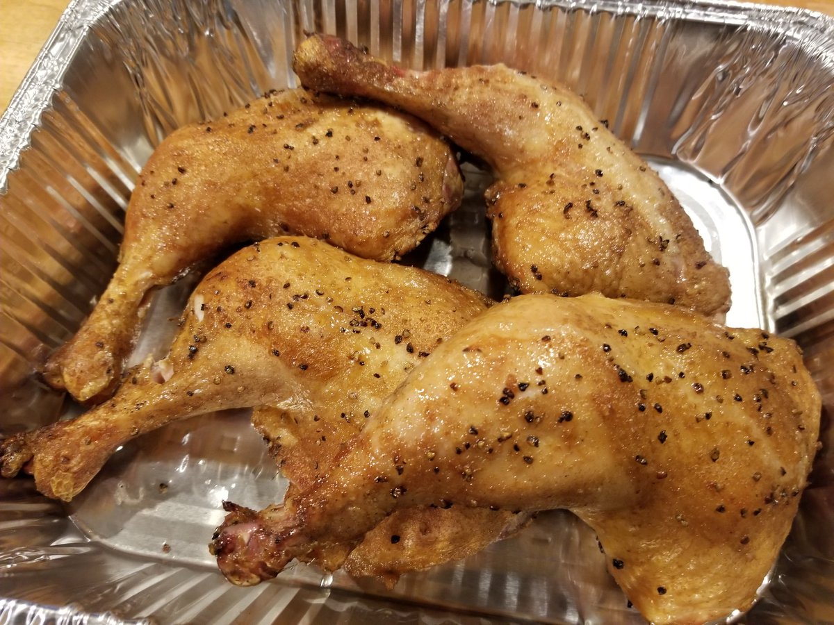 morningwoodbbq's tweet photo. End result of hanging chicken is spectacular. #bbq #bbqlife #chicken #chickenlegquarters #bbqsmokermods https://t.co/wl47f9uoAB