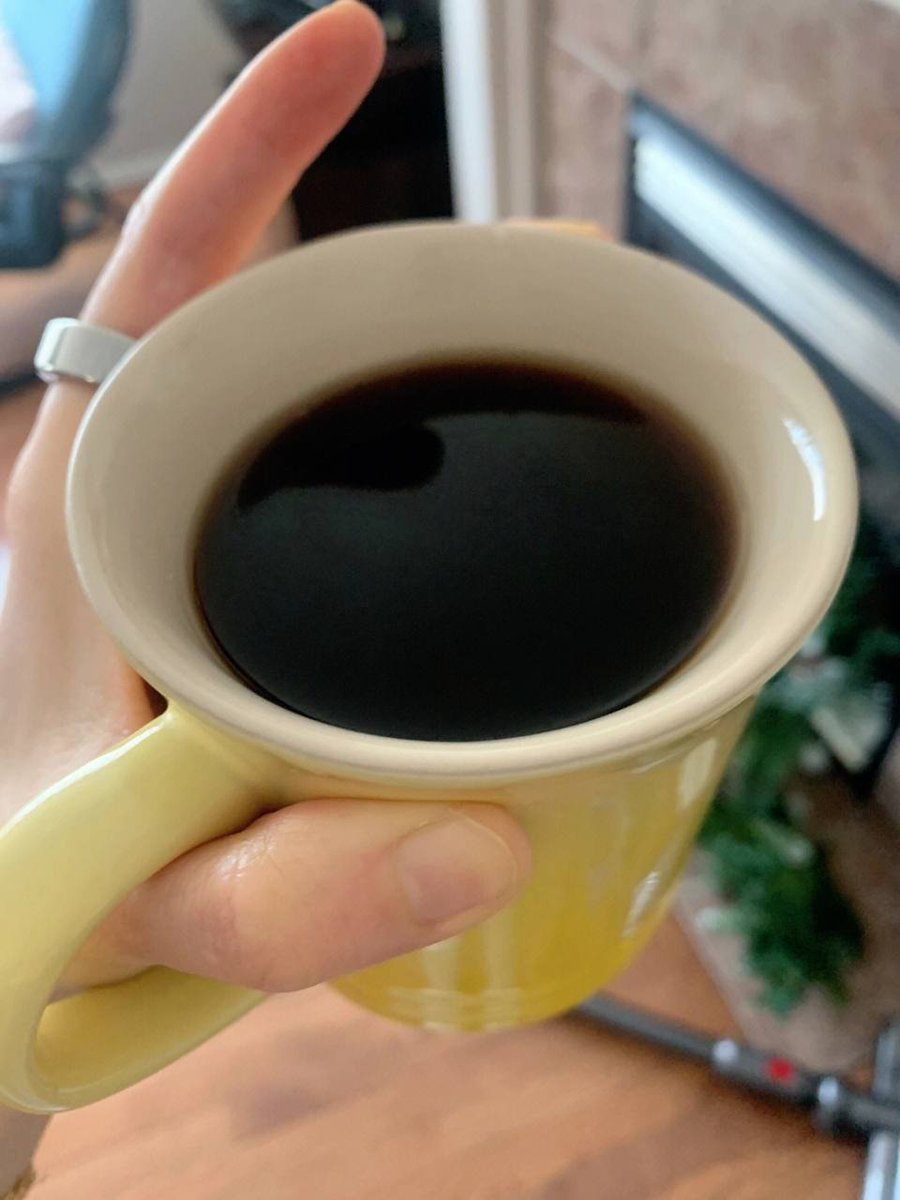 future1hy's tweet photo. good morning, have a great weekend, and have a hot coffee https://t.co/SPOS2AWdWj