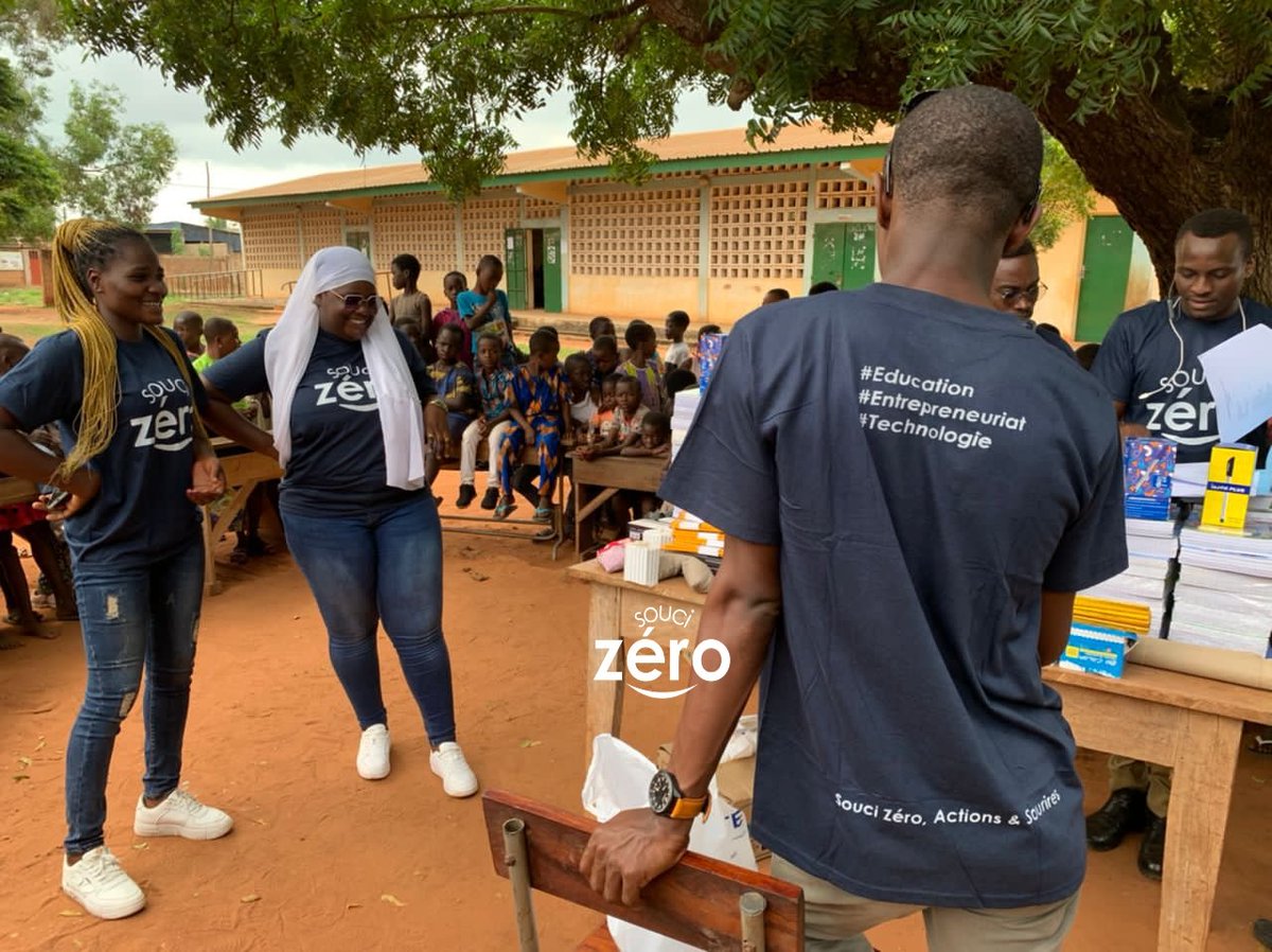 soucizero's tweet photo. Jour 3 - « L'excellence » / Djagblé 2022
Distribution de kits scolaires 📚🖋️🖊️📏✏️📐 à 227 élèves. Objectif 200 élèves atteint 😊✨. Bonne rentrée scolaire à tous les élèves du Togo et d'ailleurs 👍🏽👍🏽
#Miabeeducation #Lexcellence #Djagble_2022 https://t.co/ZulzpIS0eQ