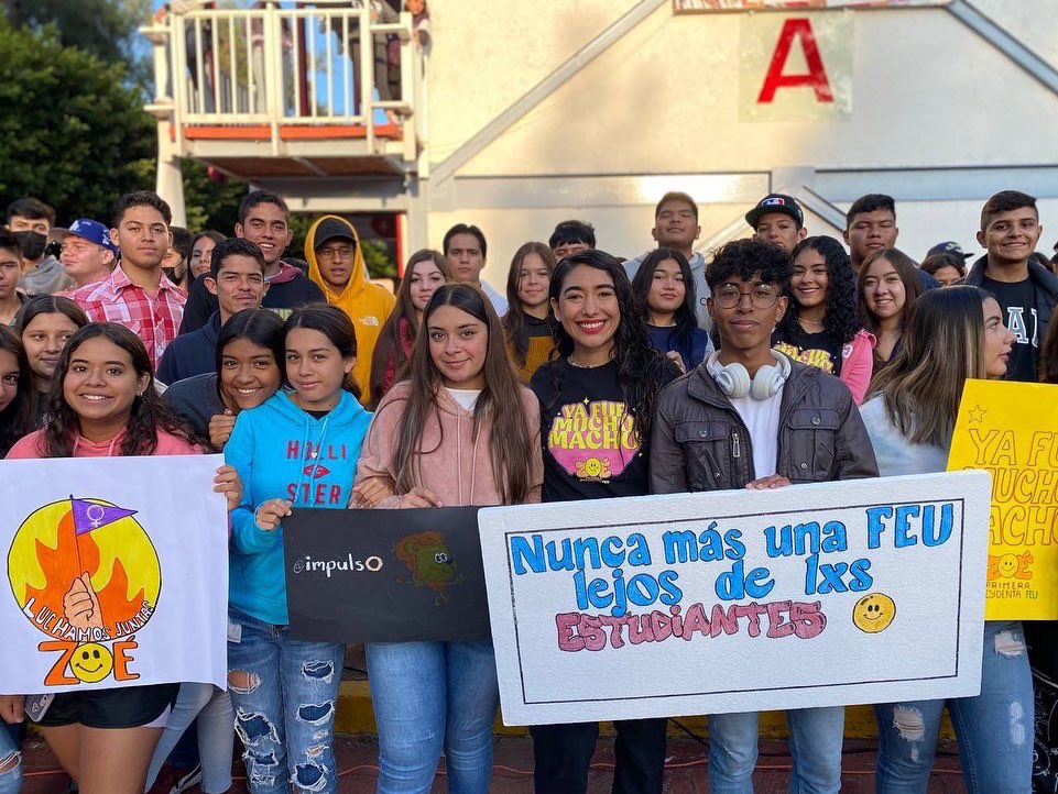 Zoermr_'s tweet photo. Me acaban de pasar unas fotitos de cómo nos fue la semana pasada, me encantaron.💓
#ZoePresidenta
#PrimeraPresidenta
#ZoeConProyecto https://t.co/gwBPx0hZyI