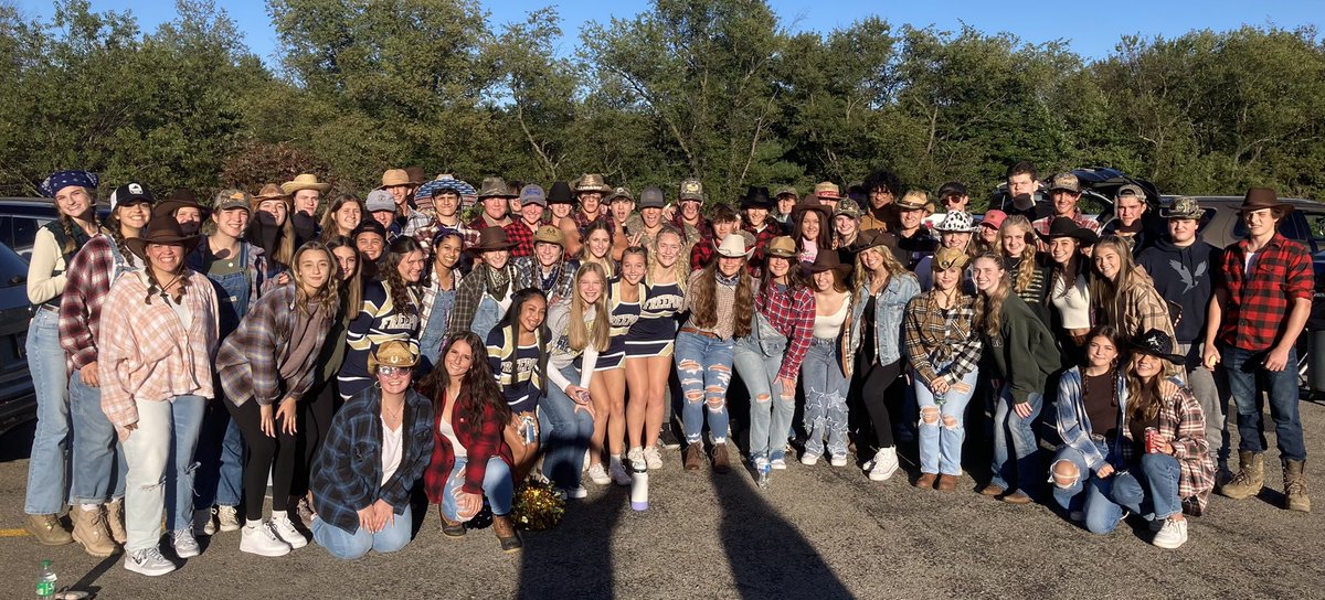 FASD_Athletics's tweet photo. #hicknight #tailgate 
@TheFHShive https://t.co/iNomEiB8jA