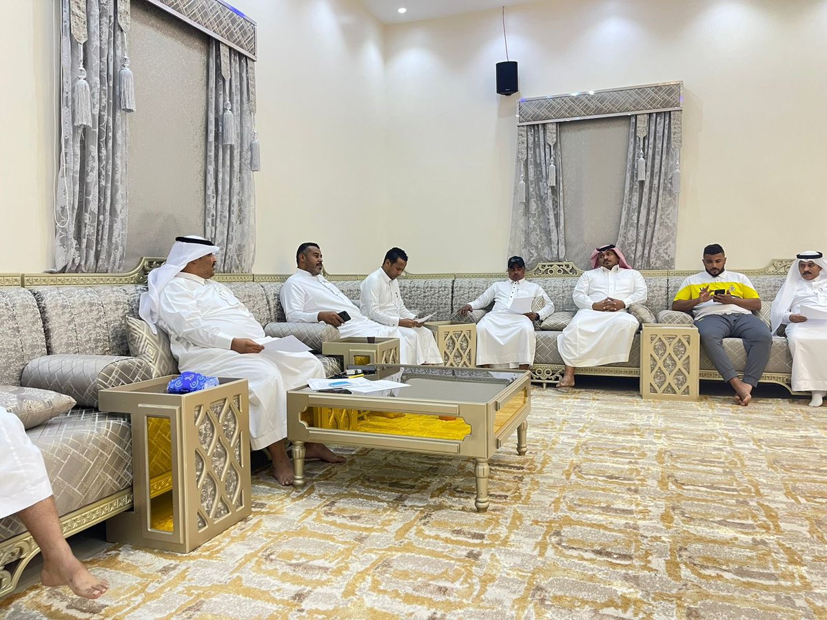 ALSUFFA_FC's tweet photo. في يوم الاربعاء ١٩ يوليو ٢٠٢٢ تم تدشين فريق الصفة في الاجتماع الذي جمع الشيخ أحمد بن علي ال عجي الصحبي بمسؤولي فرق بلدة الصفة وتقرر ضمها جميعا بمنجزاتها في كيان واحد بأسم الصفة . https://t.co/f9rVphA9Wa