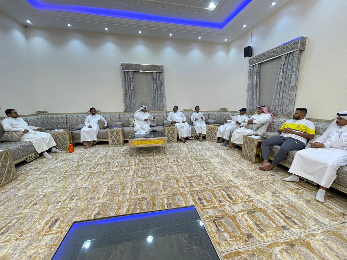 ALSUFFA_FC's tweet photo. في يوم الاربعاء ١٩ يوليو ٢٠٢٢ تم تدشين فريق الصفة في الاجتماع الذي جمع الشيخ أحمد بن علي ال عجي الصحبي بمسؤولي فرق بلدة الصفة وتقرر ضمها جميعا بمنجزاتها في كيان واحد بأسم الصفة . https://t.co/f9rVphA9Wa