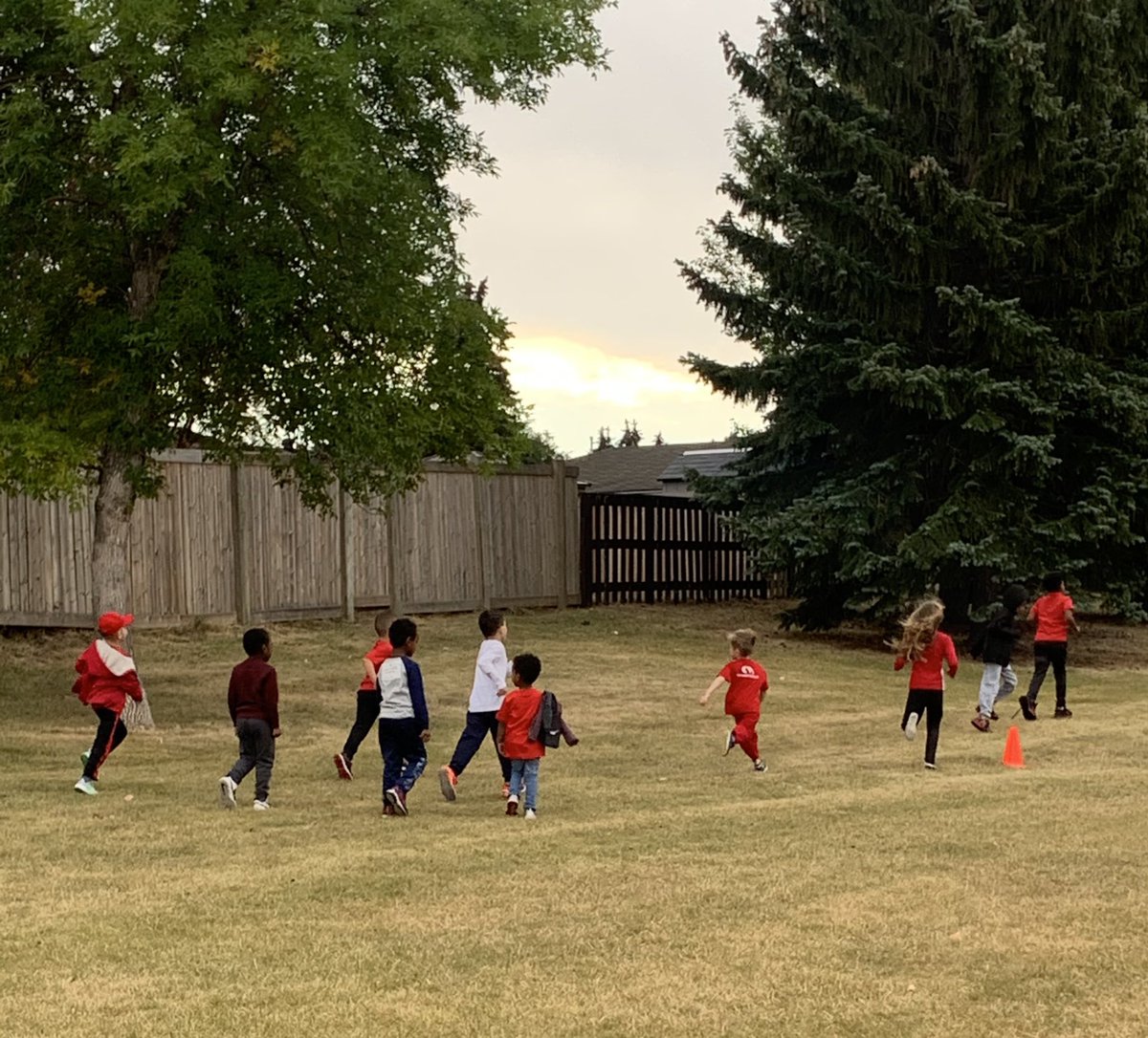 StCharlesECSD's tweet image. It was a beautiful brisk morning to honour a Canadian Hero with our annual #terryfoxschoolrun ! Thank you to our incredible Running Club leaders for organizing! #ECSDFaithInspires