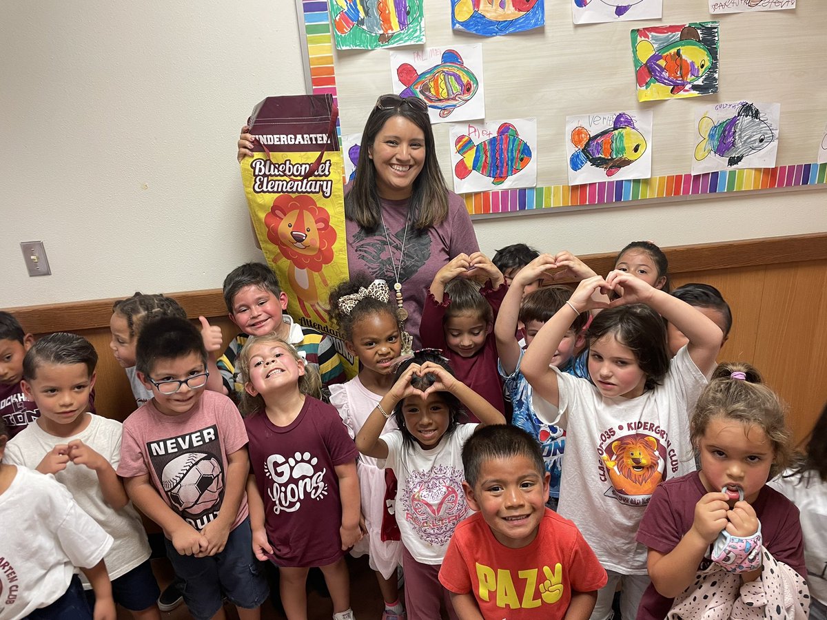 Kindergarten <a href="/lhernandez0124/">Lori Hernandez</a>   attendance winners!!  Who will have bragging rights next week? #bestofthebest✈️ #ShowUpLockhart