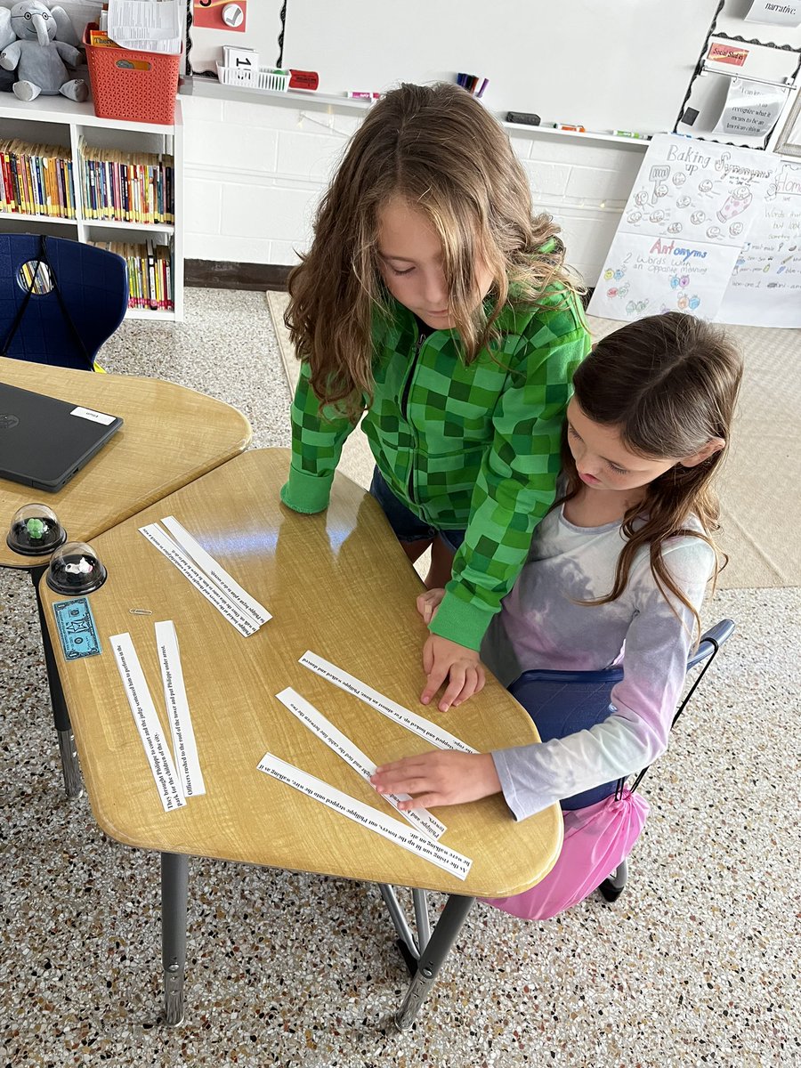 MsJordan_3's tweet photo. Love seeing my students work together 📖 ❤️@AlantonAstros @SeeDotWilson https://t.co/7TAJjC7rh0