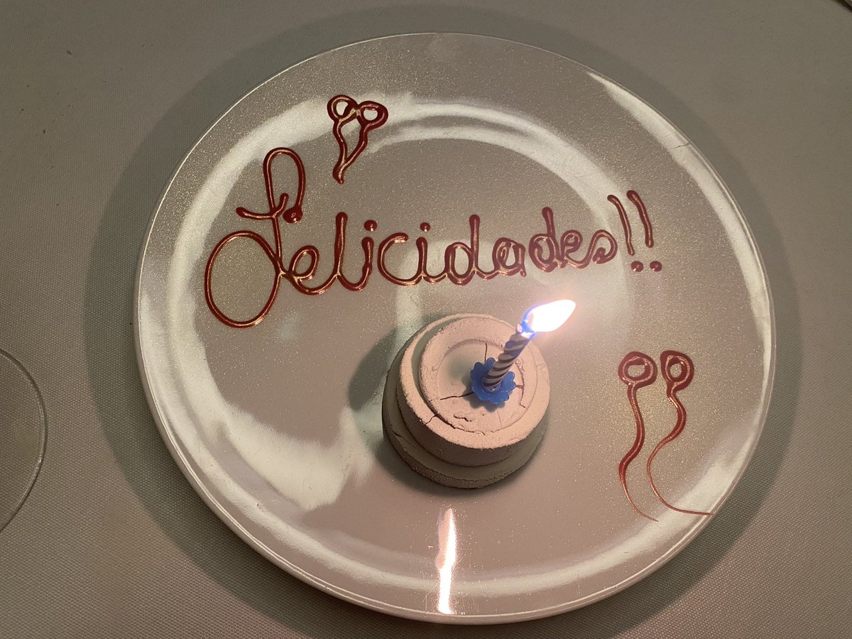 Vengo de celebrar en <a href="/abarra_res/">Restaurante A' Barra</a> con <a href="/ValerioCarrera/">Valerio Carrera</a> de maestro de ceremonia
#quebiensecomeenmadrid