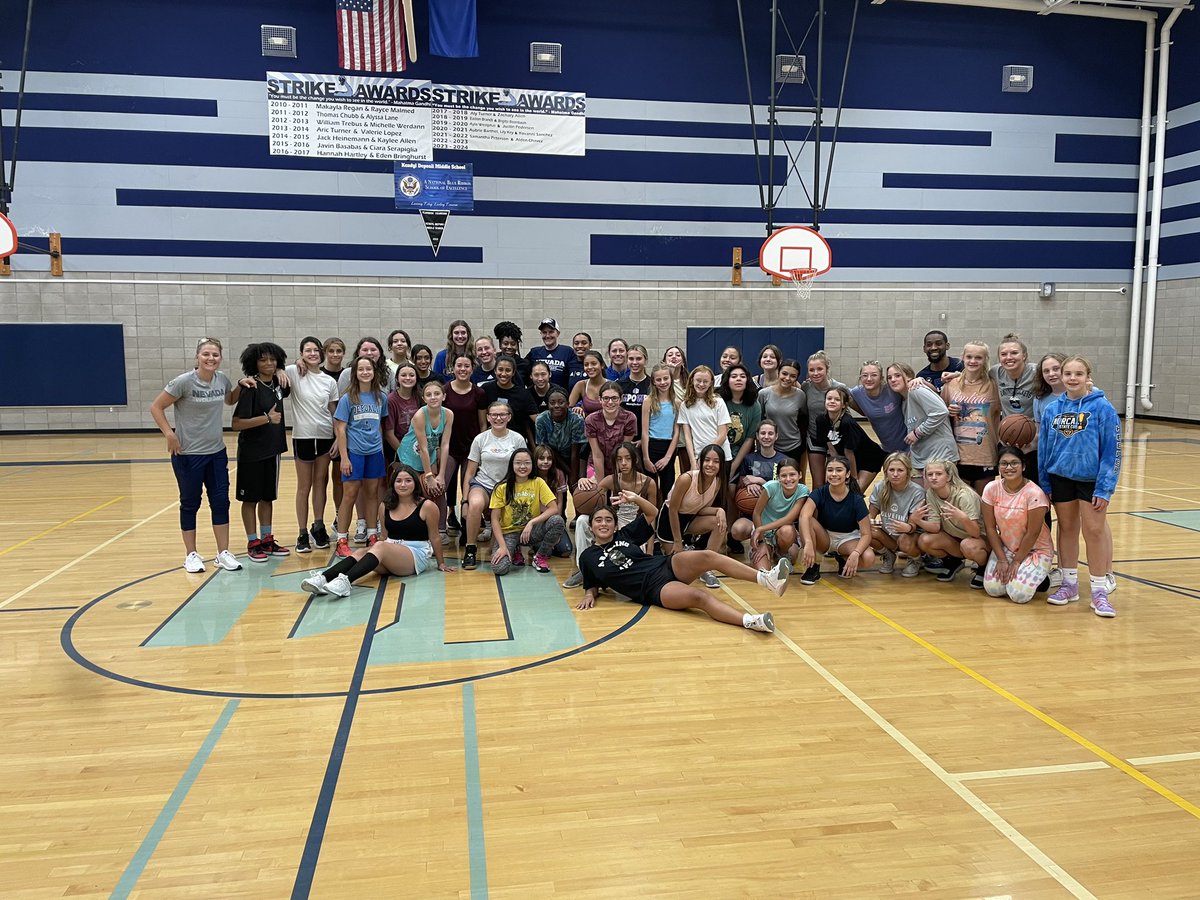 WashoeSchools's tweet photo. Thank you to @NevadaWBB for spending some time with some of our middle school students this week!
#OneCommunityOnePack x #WeAreWCSD https://t.co/0nMas0y1Fj
