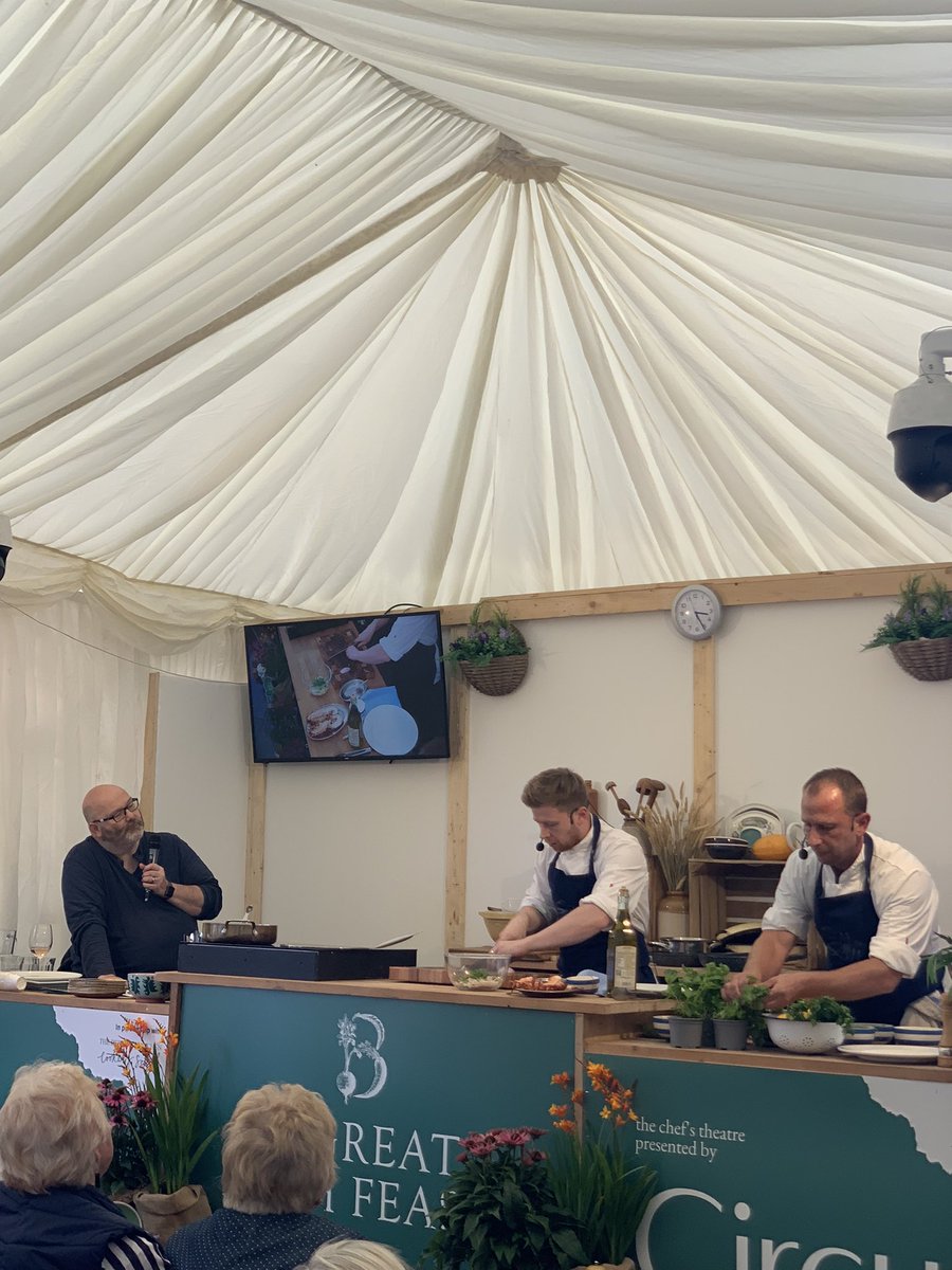 angelatalkswine's tweet photo. First glimpse of @greatbathfeast. Amazing stalls, artisan producers, chefs, today on stage with @steve_ashworth . Saturday come and join me in the chefs theatre with top chefs throughout the day #foodfestival #food #localproduce #weekendout #bath https://t.co/4Pu9g3Rl01