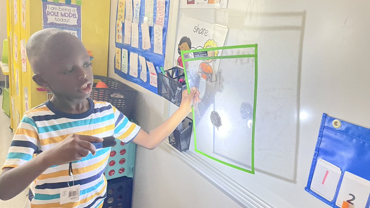 MrsDel_Angel's tweet photo. My #kinderCrew enjoyed a little science experiment on this Friday to explore light energy with translucent objects. 🔦 💡@HumbleISD_LLE #ScienceEducation # https://t.co/Hpf3cAN6mz