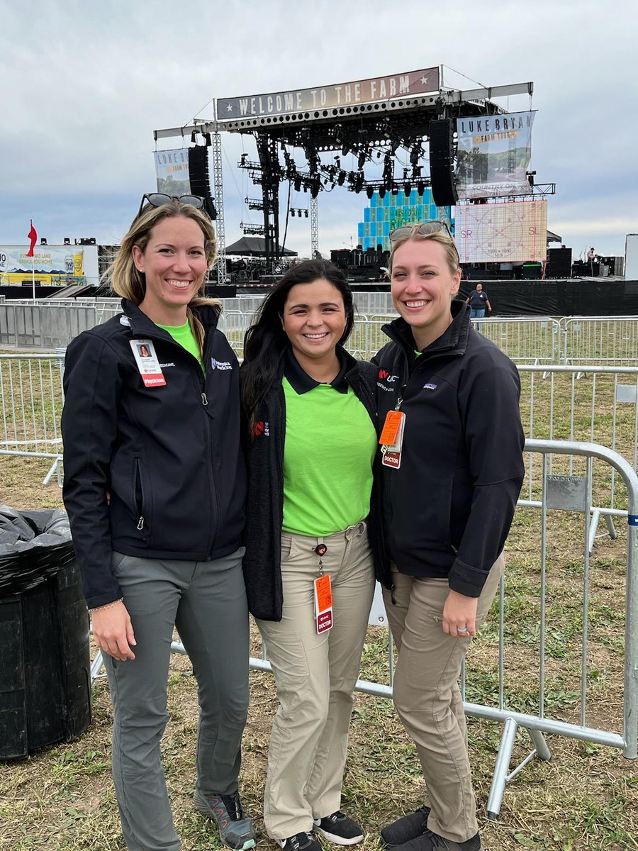 NebraskaEM's tweet photo. Some of our third years working at the #lukebryanconcert #emresidency #eventmedicine #MedTwitter https://t.co/uHufohxtrA