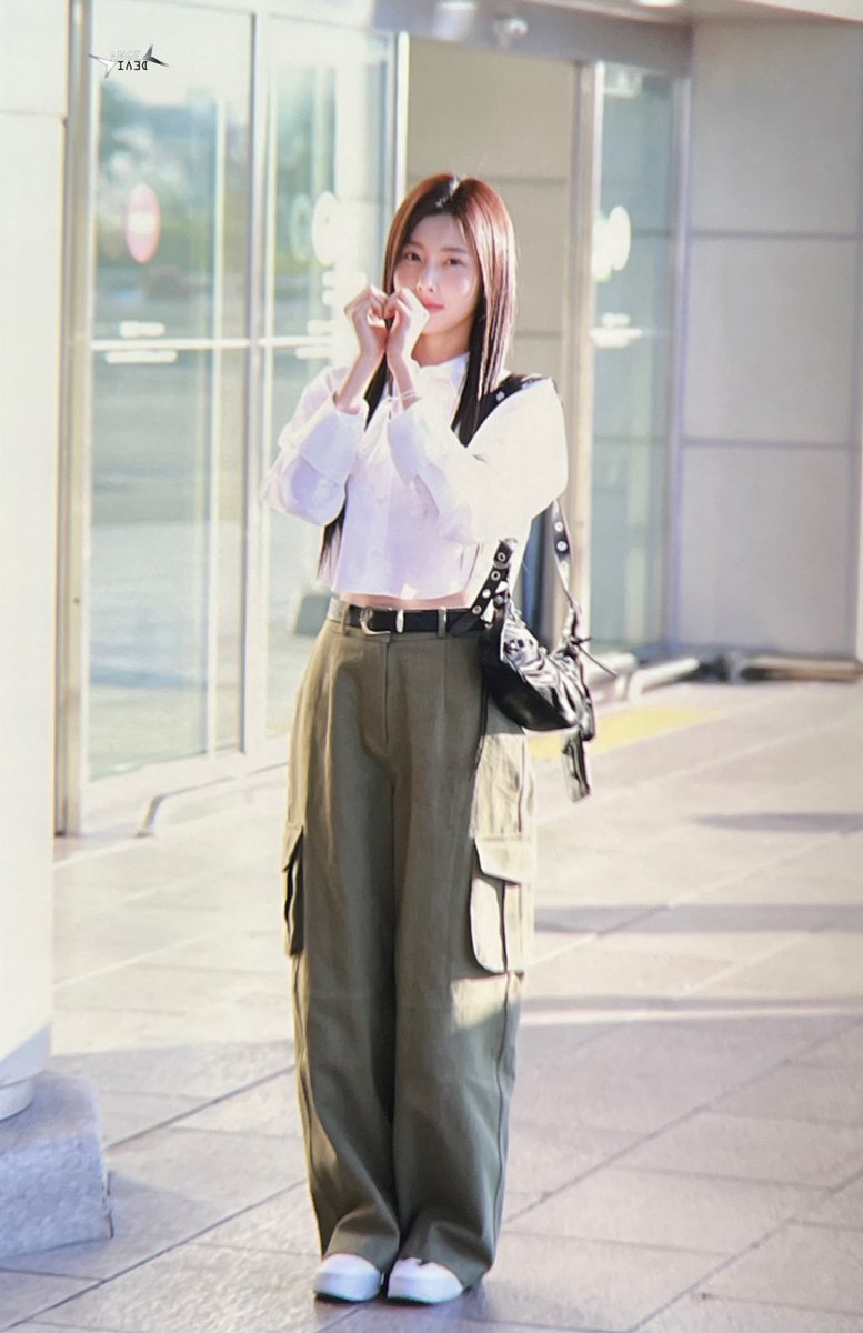 AngelDevil99705's tweet image. 220924
💜💜💜💜💜

#KangHyeWon #강혜원 #HyeWon
#혜원 #ヘウォン #IZONEhyewon
#IZONE #아이즈원 #AngelDevil99705