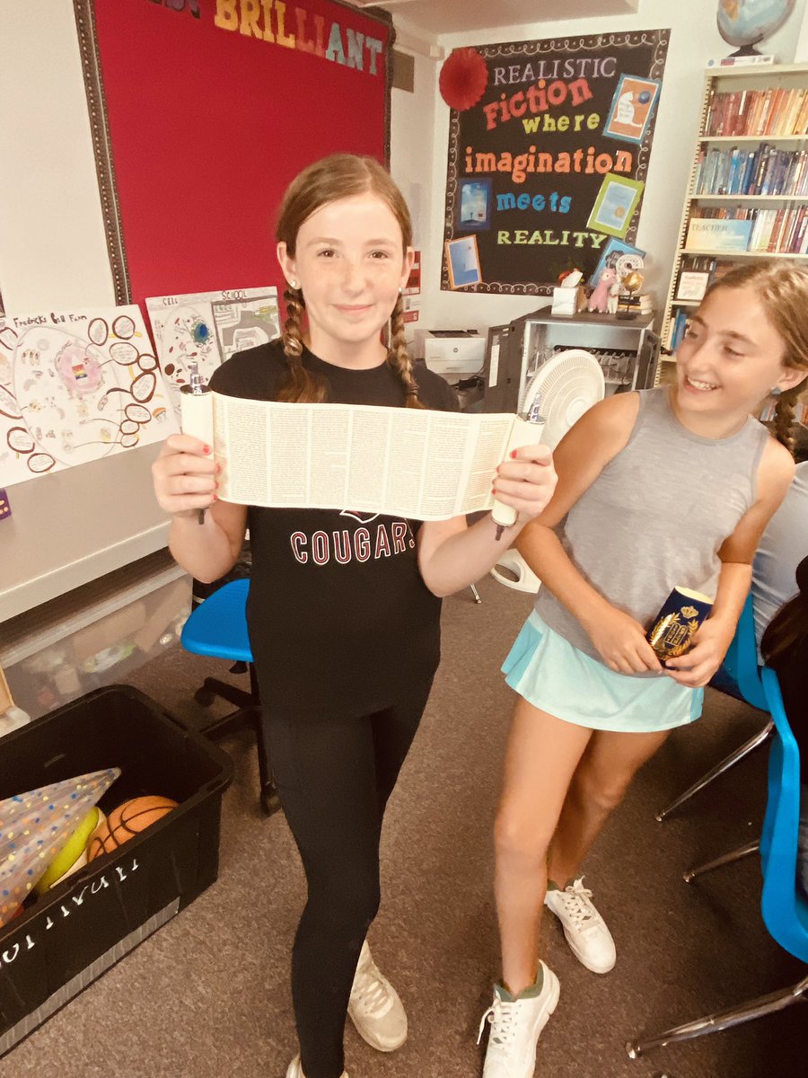 MrsSully74's tweet photo. How can we teach cultural diversity through the standards? So many ways, but Social Studies and ELA are my two favorites. Students and their family members treated us to a lesson in the Jewish holiday Rosh Hashanah. #DiversityandInclusion https://t.co/yvXuFQGUWU
