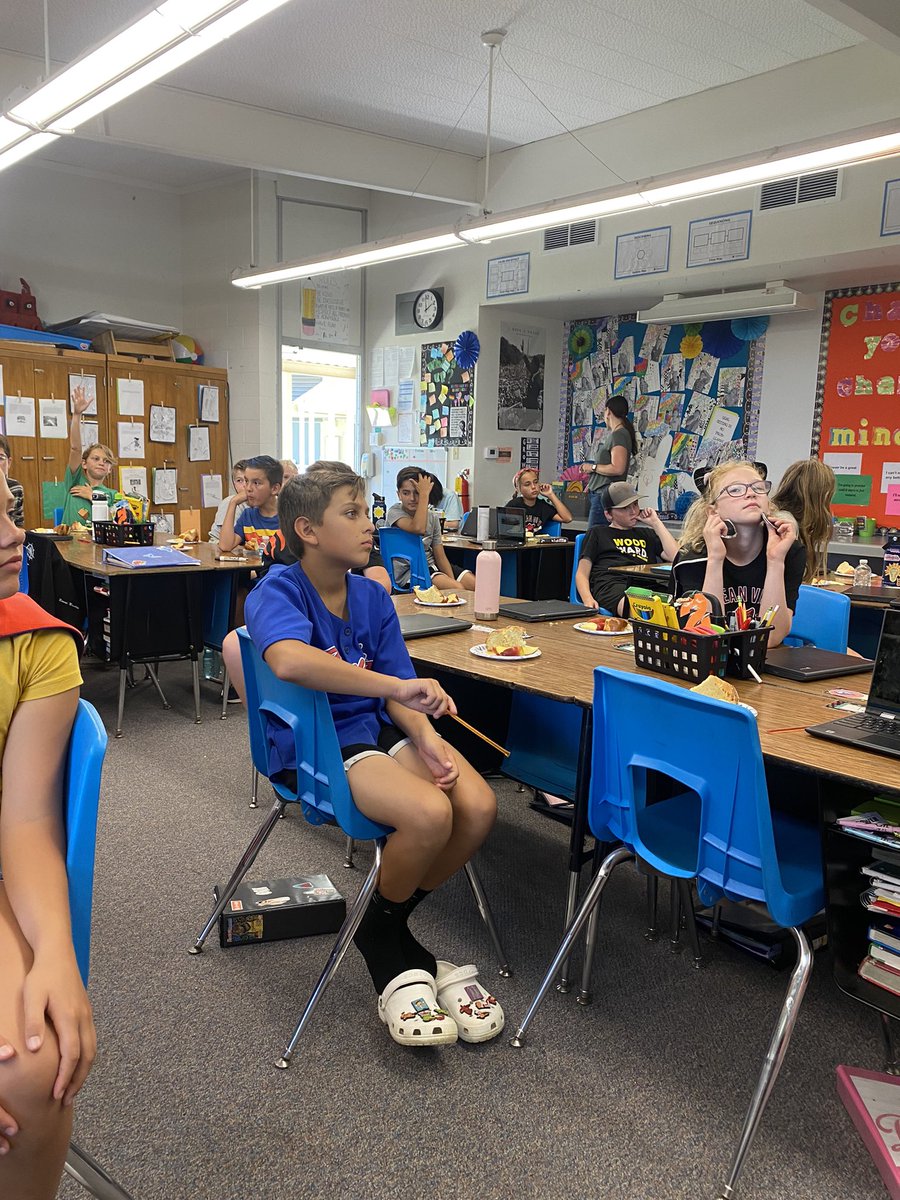 MrsSully74's tweet photo. How can we teach cultural diversity through the standards? So many ways, but Social Studies and ELA are my two favorites. Students and their family members treated us to a lesson in the Jewish holiday Rosh Hashanah. #DiversityandInclusion https://t.co/yvXuFQGUWU