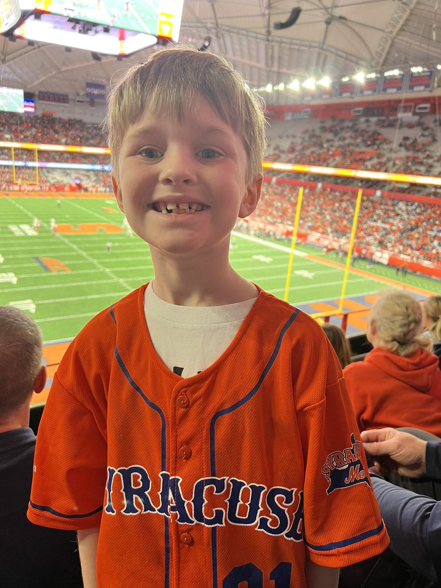cdristle10's tweet photo. @cusesuperfan 
First time at the Dome 🍊🏈 https://t.co/qVQtTQSkvN