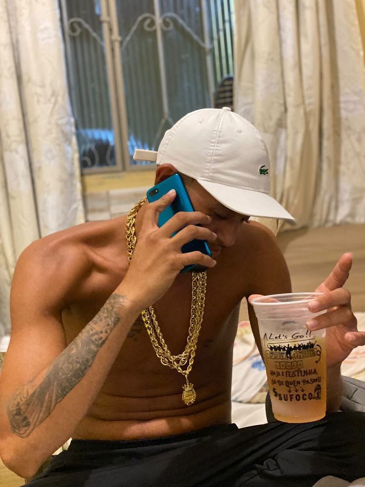 Não dou explicação da minha vida pra ninguém, oque você acha sobre mim e isso ae mesmo 👑🦊🤑