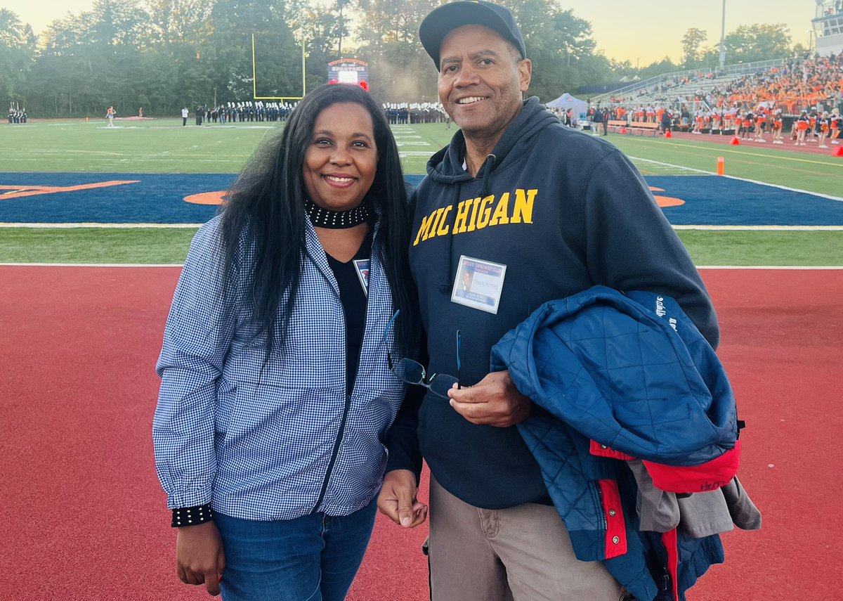 C_Herring's tweet photo. I missed my class reunion so I decided to crash my brother’s reunion starting with @football_wshs homecoming game &amp; watching the Spartans crush it! https://t.co/vvGejQVvZp