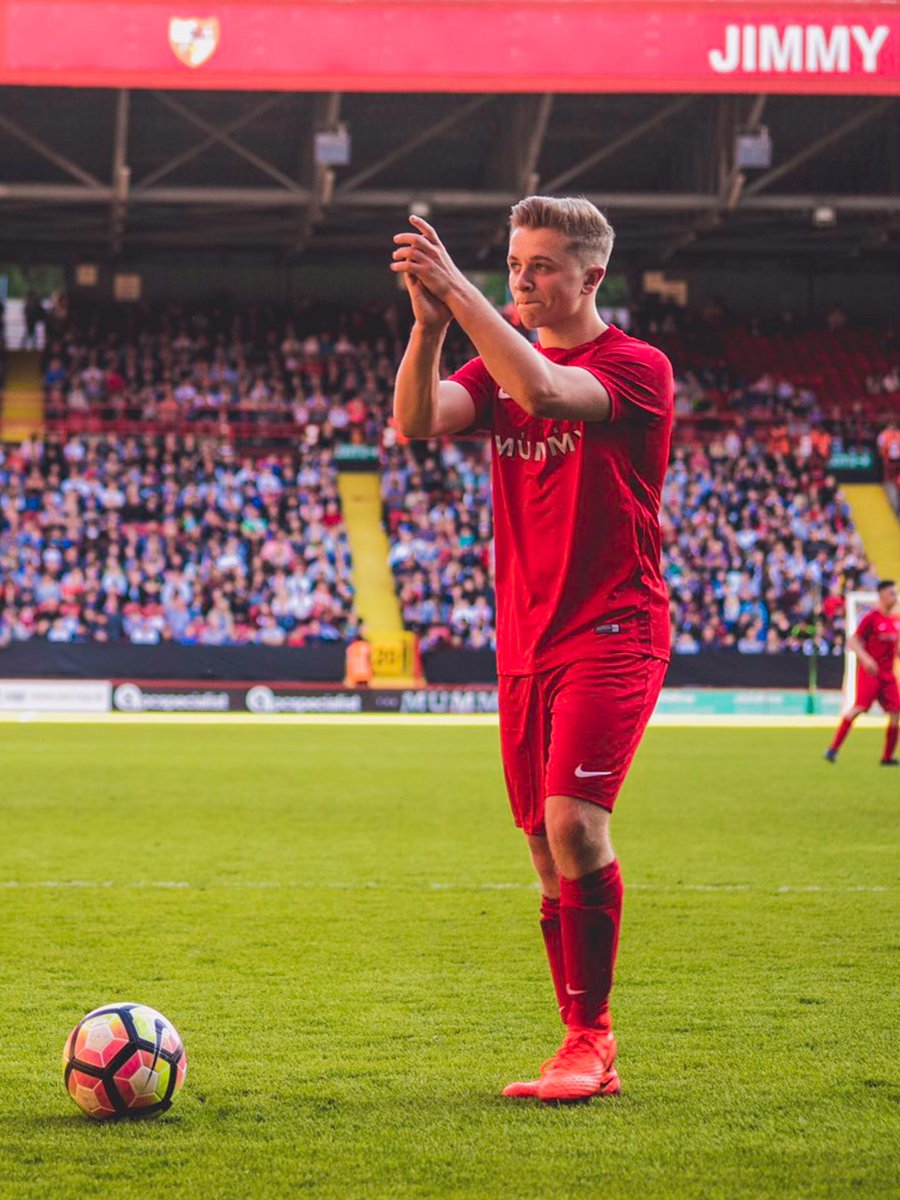 SurpriseShirts's tweet photo. If ChrisMD, Miniminter, KSI or IShowSpeed score in the SDMN FC vs YouTube Allstars charity match today, we'll giveaway a https://t.co/4LKMjq9uK9 Mystery Shirt! 😂🤷‍♂️

♻️ Retweet
✅ Follow us

That’s all you need to do ⚽️ #SDMN #sidemenCharityMatch #Sidemen https://t.co/TJRpMUKs1z