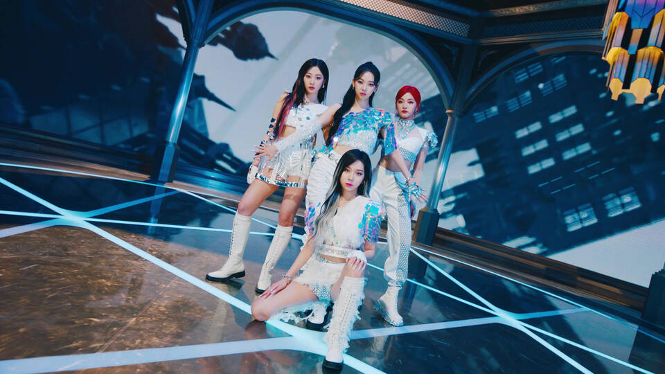 HALLYU! The Korean Wave <a href="/V_and_A/">V&A</a> showcases dynamic popular culture of South Korea, exploring its global impact on the creative industries of cinema, drama, music, fandom, beauty, fashion... 

#exhibition highlights : vam.ac.uk/exhibitions/ha… 

pics: Gwon Osang, Kyungah Ham, #Aespa