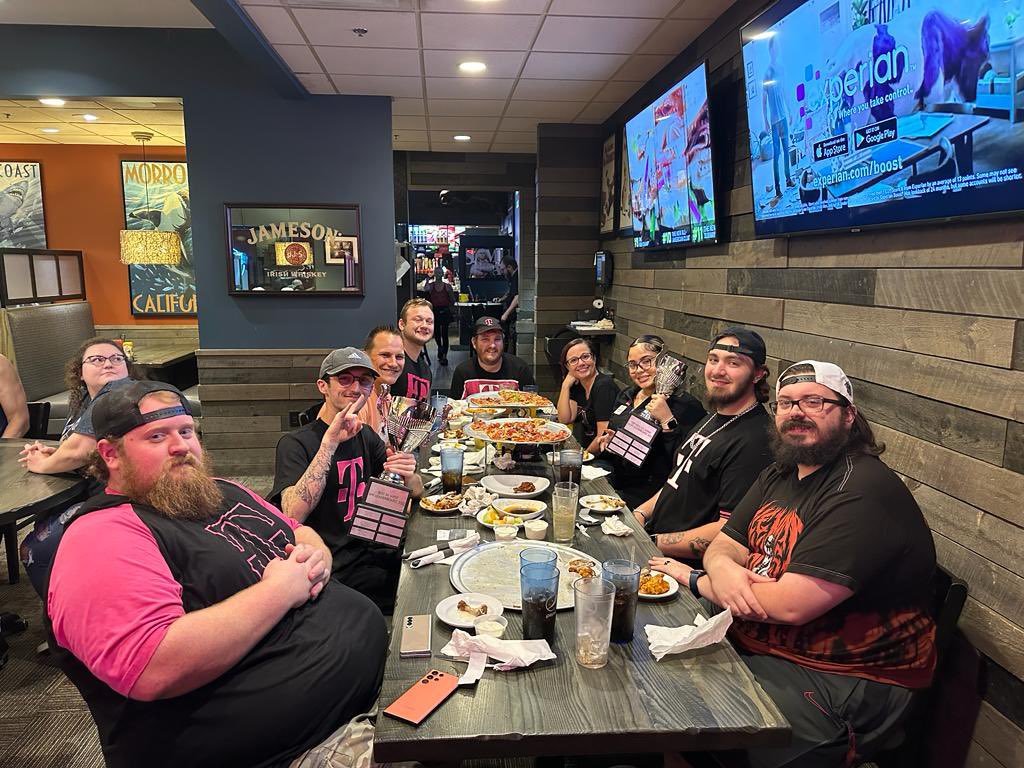 STLWestWV's tweet photo. Here are all of our Diamond Players for August! Love celebrating the wins with the team. Will we see you here next month?! #dinnerfordiamonds #WirelessVision @dphughes1979 @WirelessVision @EdStald https://t.co/luPCr3BFbh