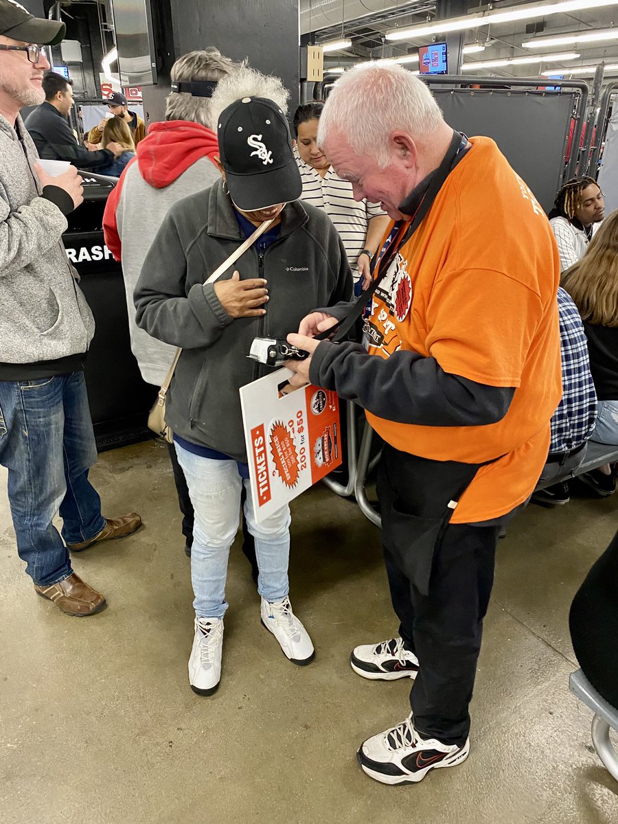 soxcharities's tweet photo. Look for the sellers in orange tonight as you head into the game! #SoxSplit https://t.co/khWmA75Dy0