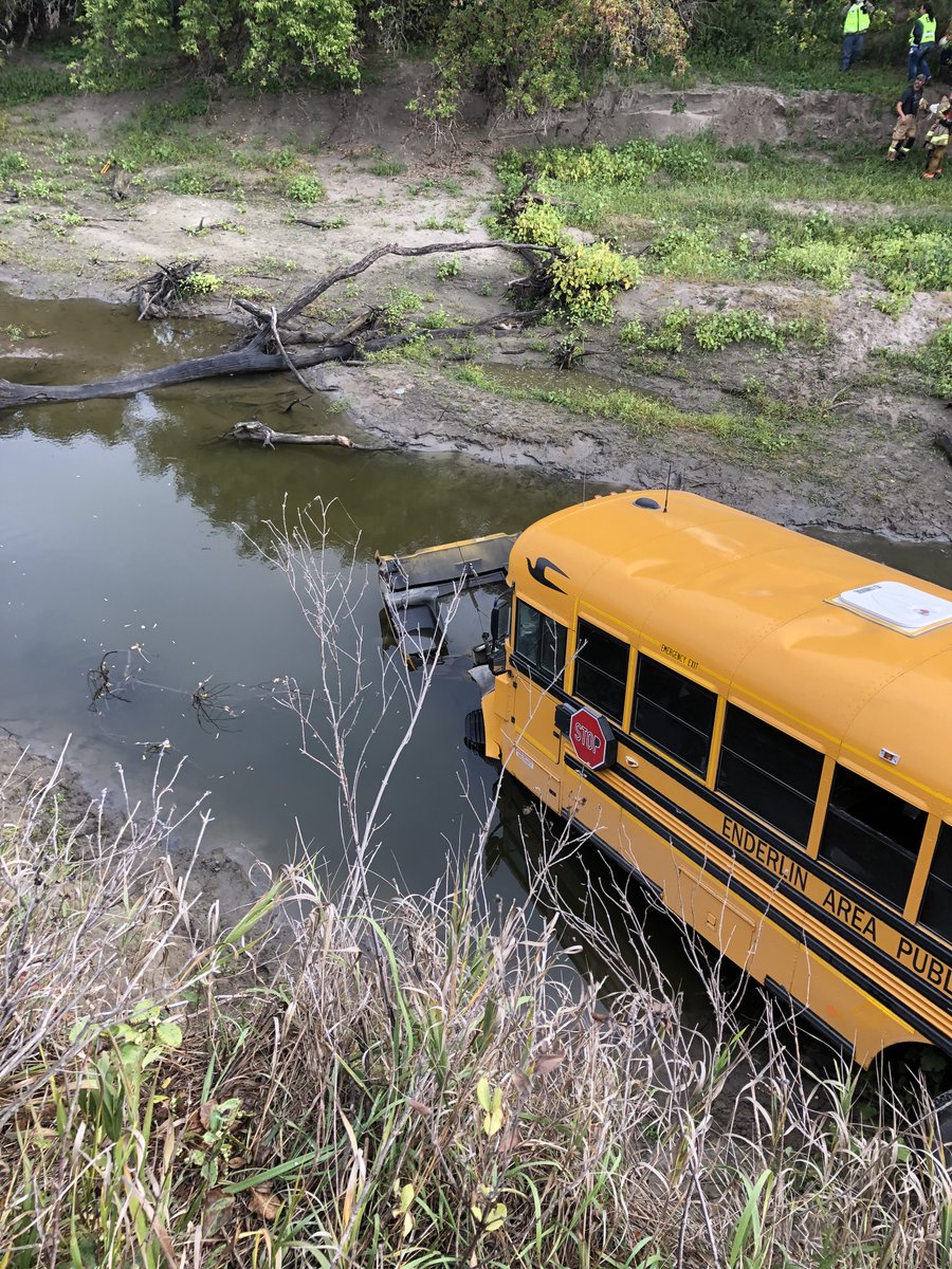 BREAKING: <a href="/CassNDSheriff/">Cass County Sheriff's Office-ND</a> is investigating a crash in rural Leonard tonight where a bus went into the Maple River with seven students onboard. No life-threatening injuries, but officials say the driver &amp; three students were transported to local hospitals.